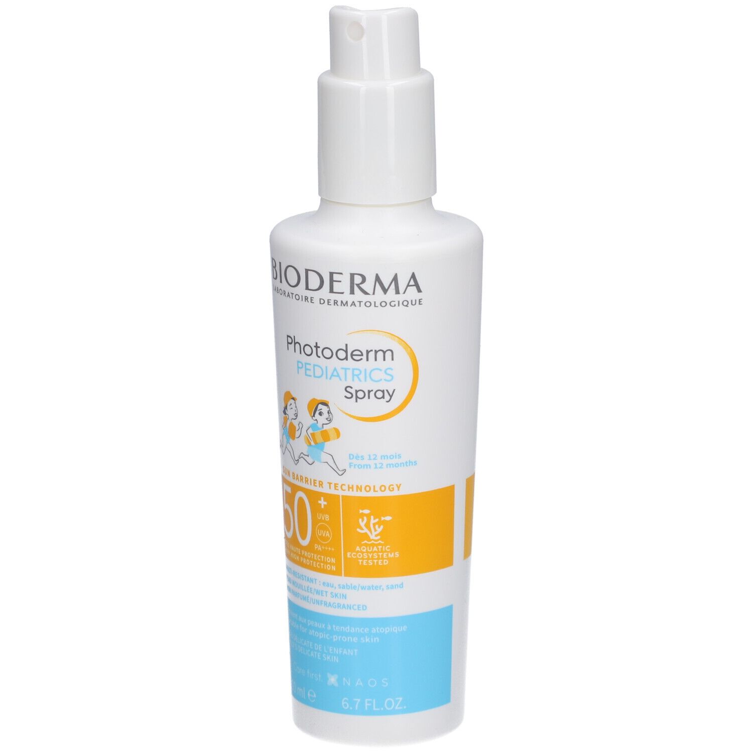 BIODERMA Photoderm PEDIATRICS Spray SPF50+. Flacon blanc avec vaporisateur. Impression jaune et bleu. Illustration enfant. SPF 50.