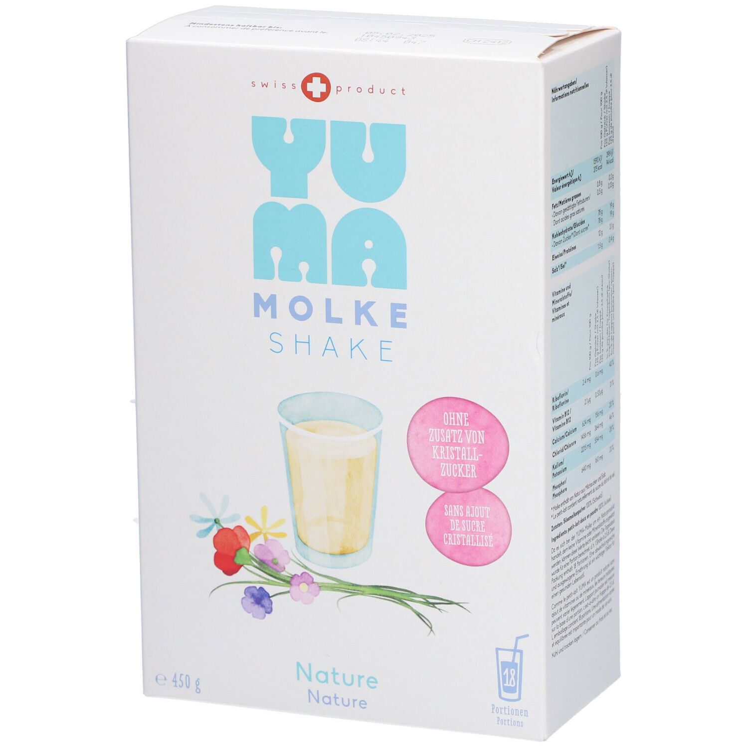 Weiße Kartonverpackung mit "YUMA Molke Shake"-Logo, Glas mit Getränk, Blumen, Text. Swiss Product.