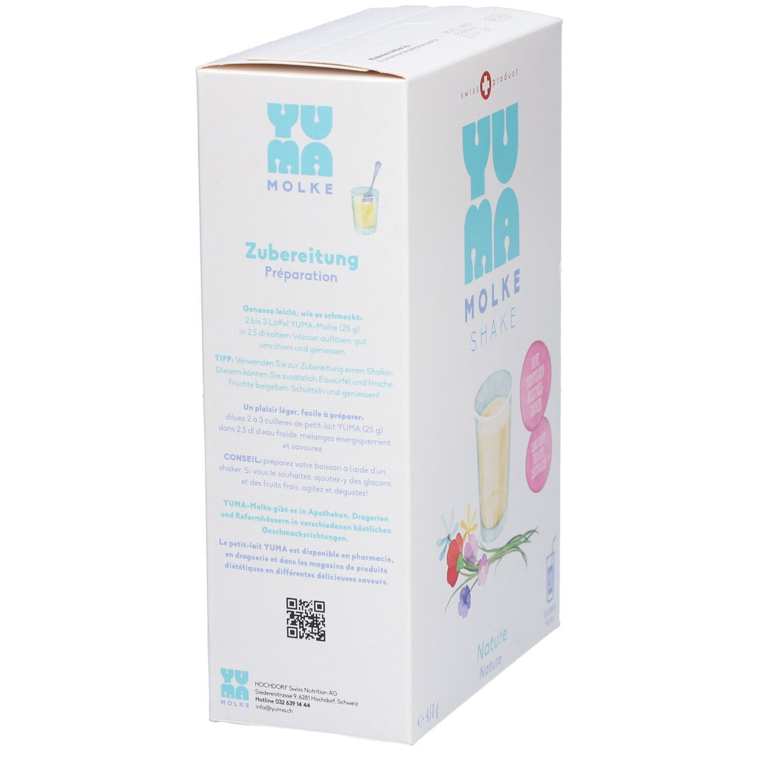 Seitenansicht der "YUMA Molke Shake"-Verpackung. Text über Zubereitung, QR-Code, Logo, Swiss Product-Logo.