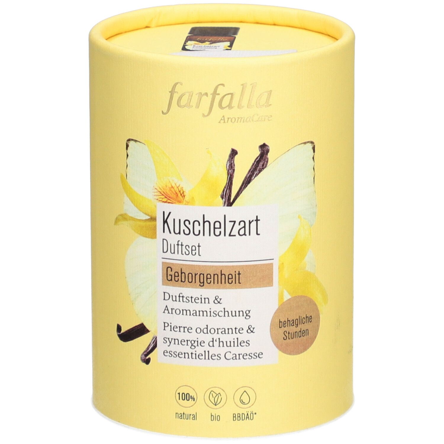 Gelbe zylindrische Verpackung. Aufschrift: Farfalla AromaCare, Kuschelzart Duftset, Geborgenheit. Mit Logo und Zertifizierungen.