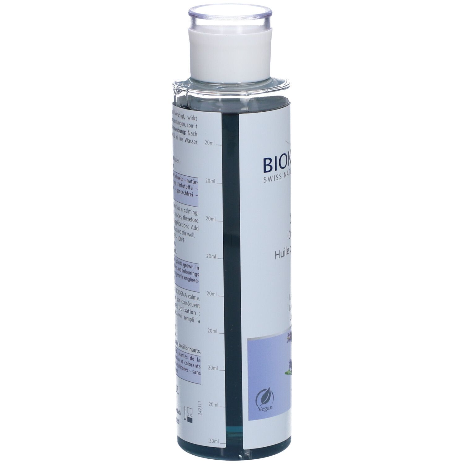 BIOKOSMA Ölbad Lavendel. Flasche, Seitenansicht. Etikett mit Produktinformationen und Messskala.