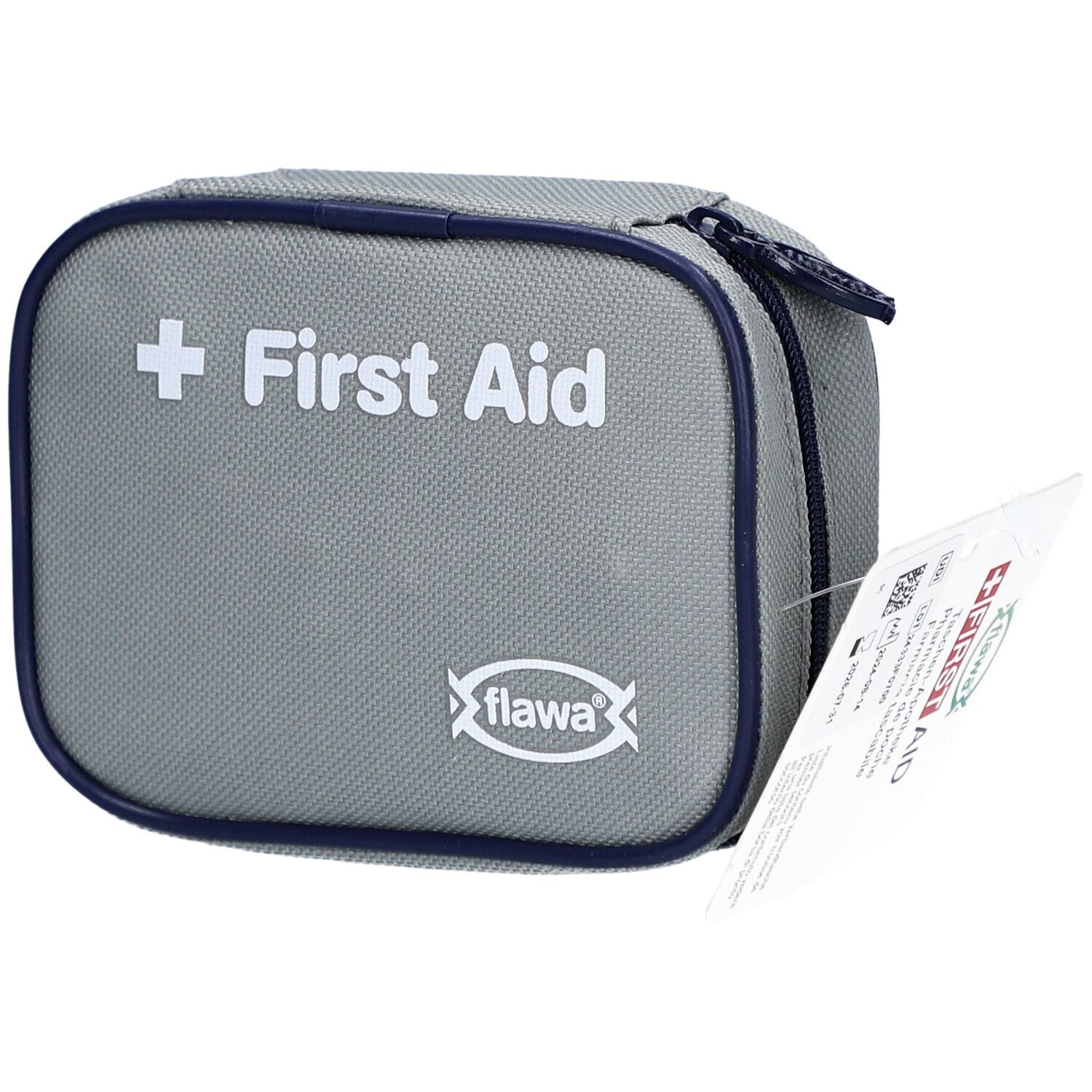 Graue Erste-Hilfe-Tasche mit blauem Reißverschluss und Umrandung. Aufdruck: Weißes Kreuz und "First Aid", Logo "flawa".