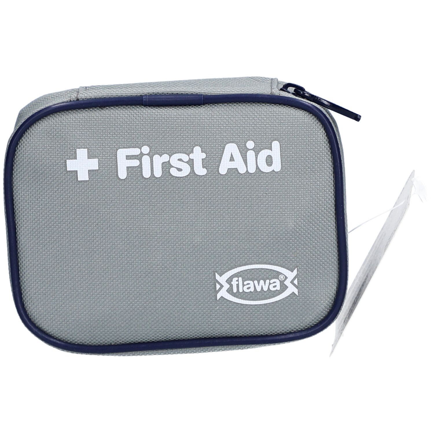 Graue Erste-Hilfe-Tasche mit blauem Reißverschluss und Umrandung. Aufdruck: Weißes Kreuz und "First Aid", Logo "flawa".