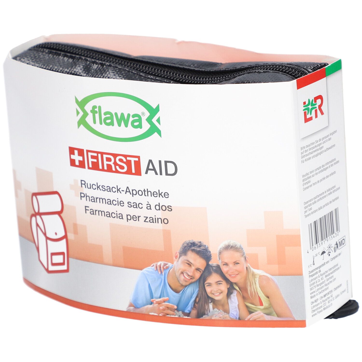Schwarze Tasche mit Reißverschluss in Verpackung. Aufdruck: flawa, Erste Hilfe, Rucksack-Apotheke. Familienfoto.