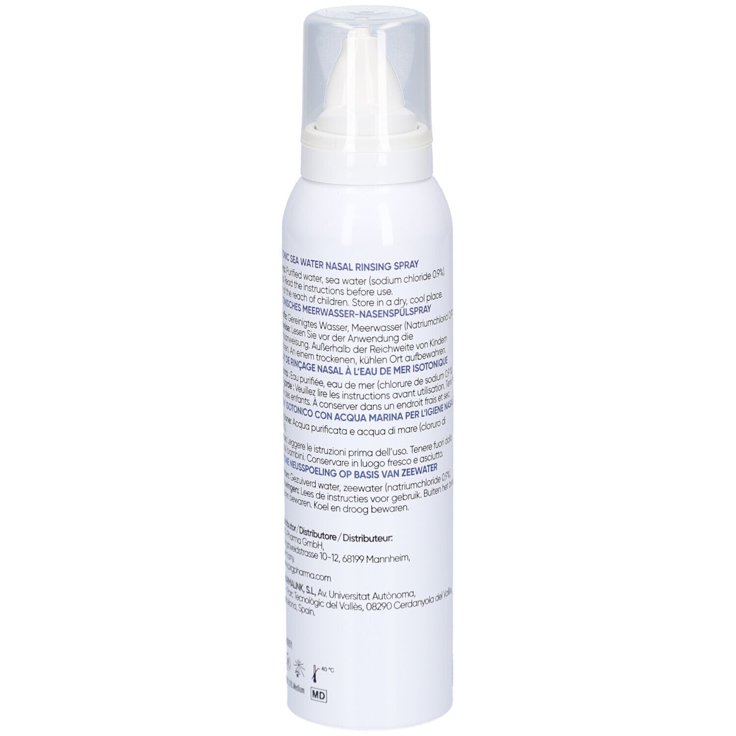 Weißes Nasenspray mit Text. Aufschrift: Sea Water Nasal Rinsing Spray, Isotonic. Mehrsprachige Informationen.