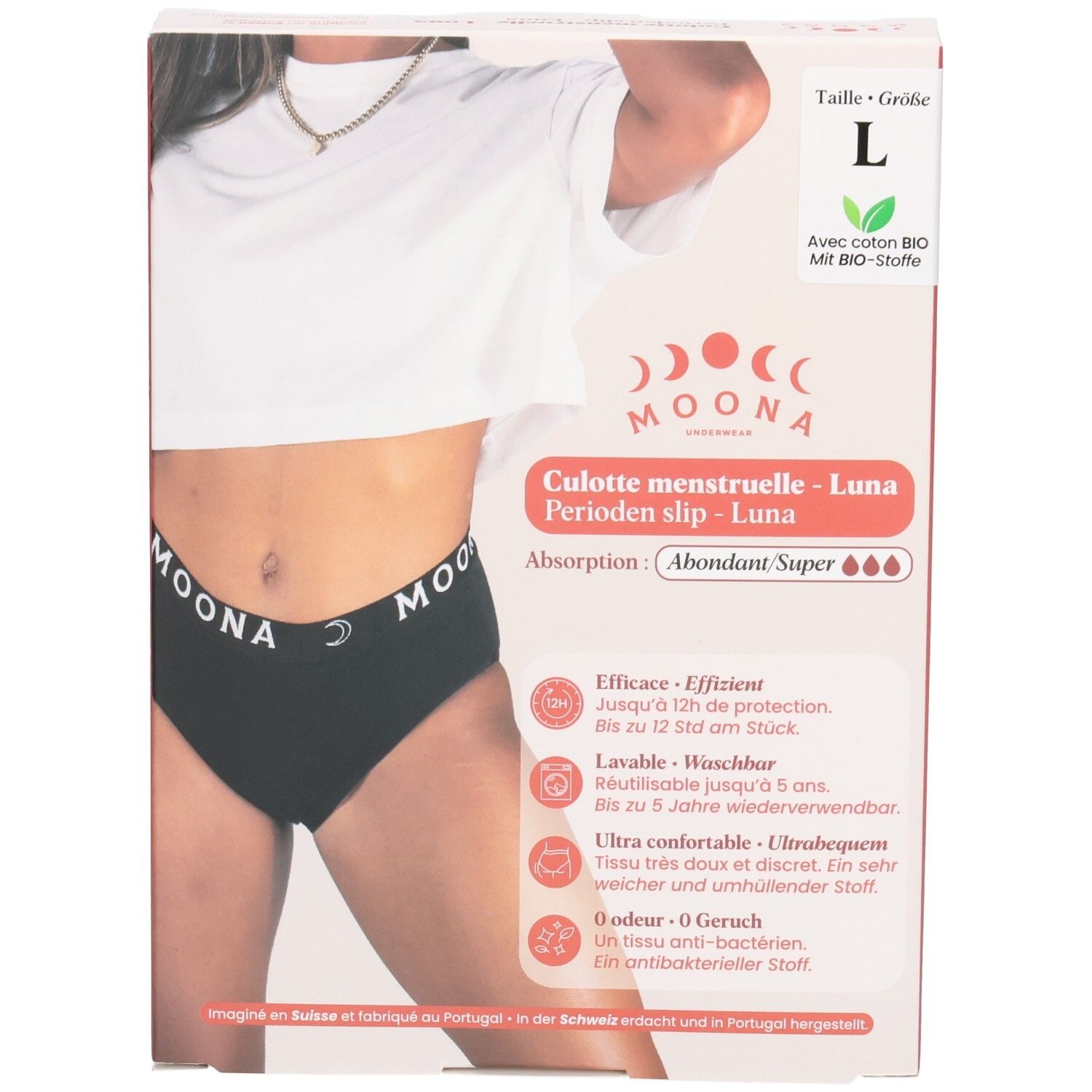 Verpackung mit schwarzem MOONA Menstruationsslip Luna, Größe L. Aufdrucke: Marke, Produktname, Größe, Saugstärke, Bio-Baumwolle.