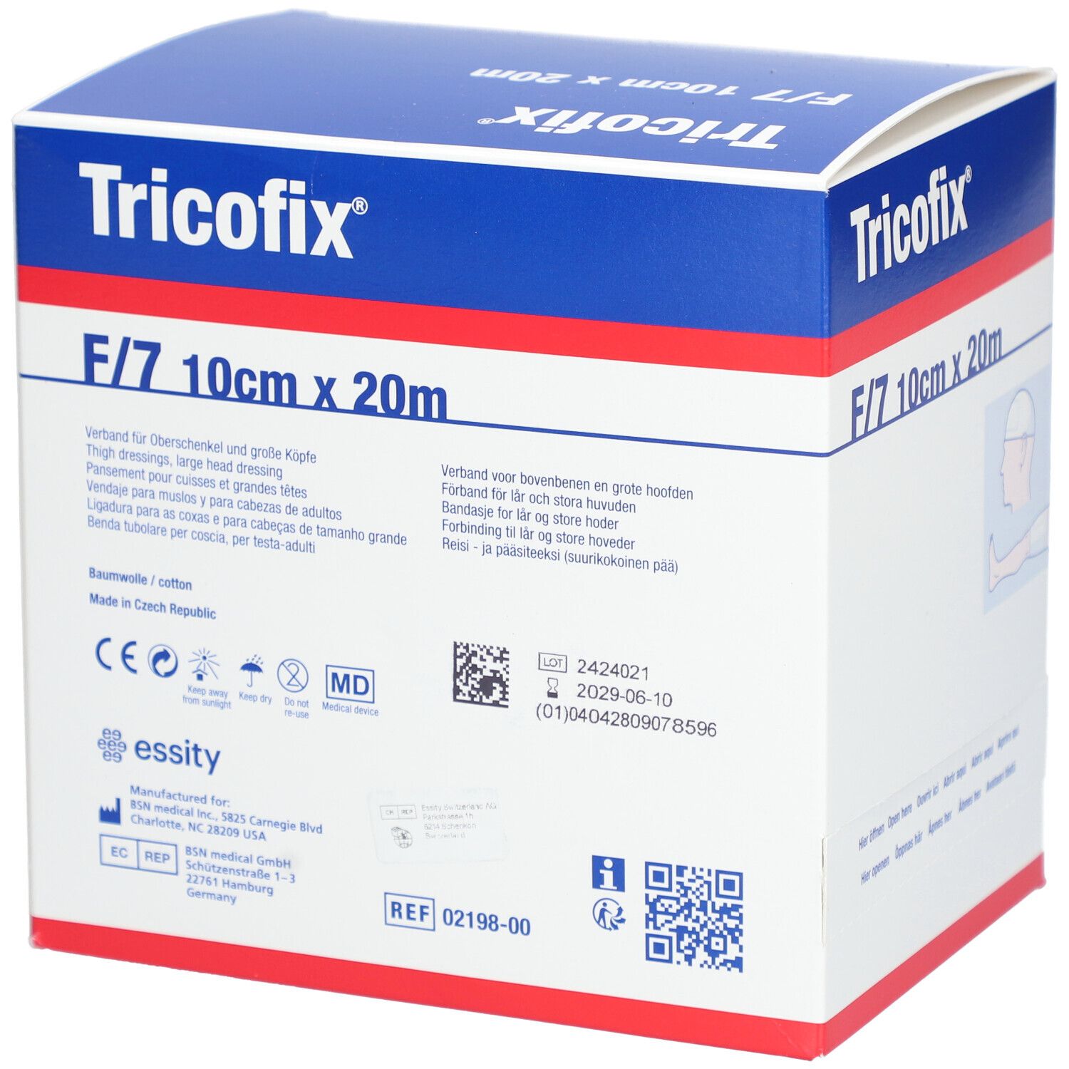 Tricofix-Karton, F/7 10cm x 20m. Rückseite mit Text, Zertifizierungen und QR-Code. Hergestellt in Tschechien.