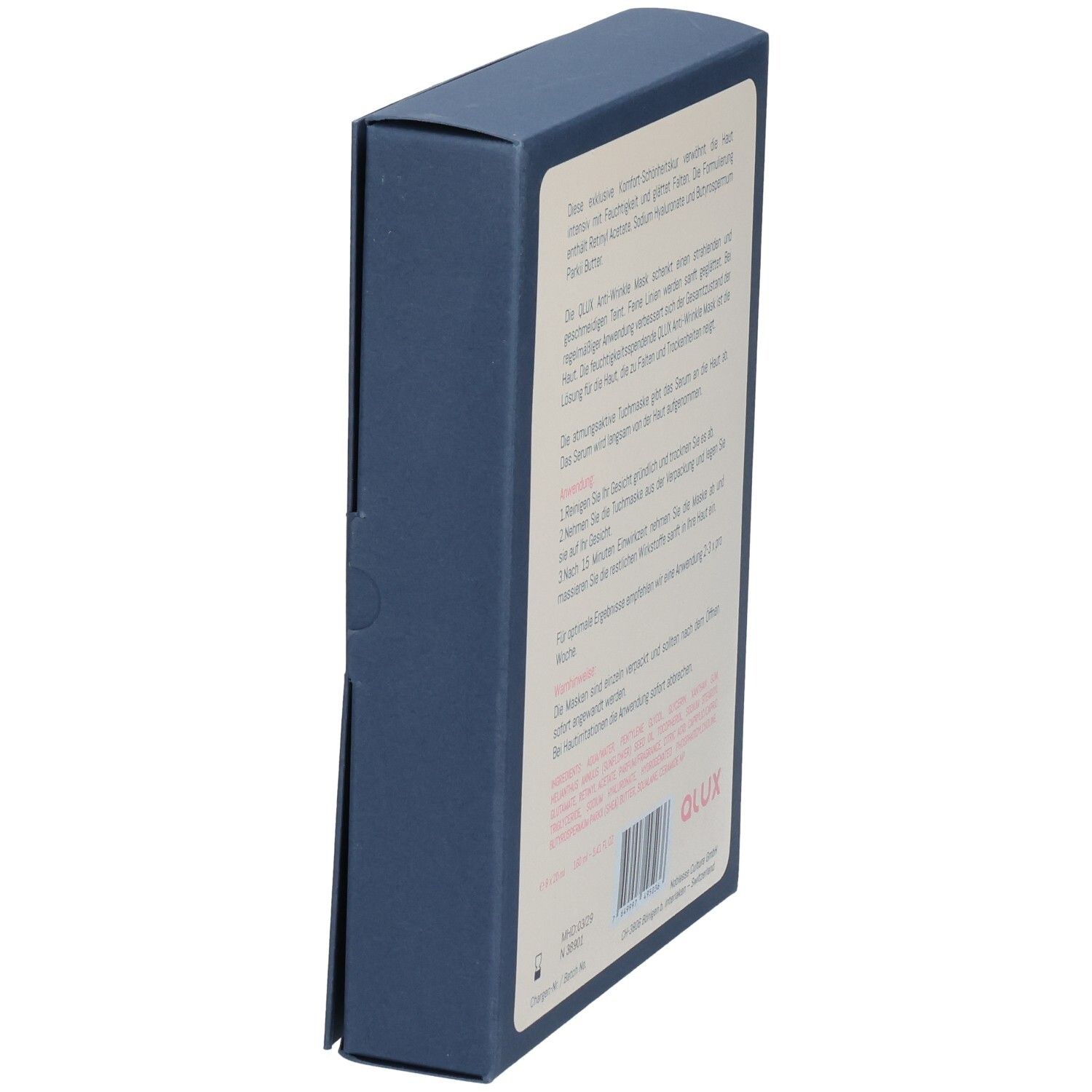 QLUX Maske-Verpackung, weiß-blau. Text: QLUX Anti-Wrinkle Mask, Schweizer Kreuz, Logo. Enthält Informationen zur Anwendung und Inhaltsstoffen.