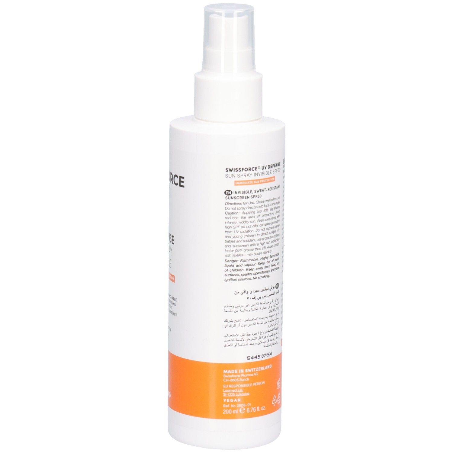 Weißes Sonnenspray mit Sprühkopf. Rückseite mit Text. Orangefarbener Streifen am unteren Ende. Made in Switzerland.