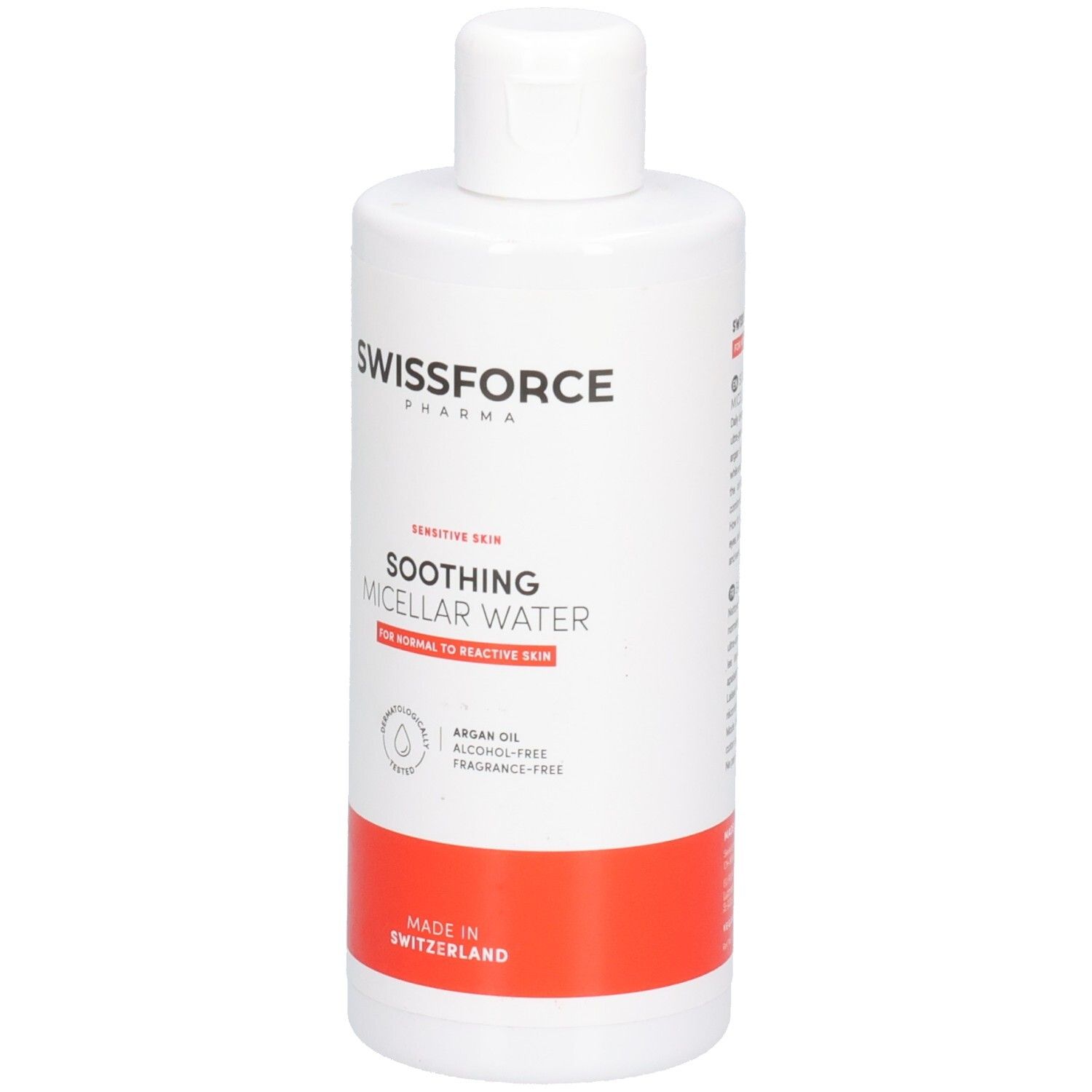 Weiße Flasche SWISSFORCE Soothing Micellar Water für empfindliche Haut, Made in Switzerland.