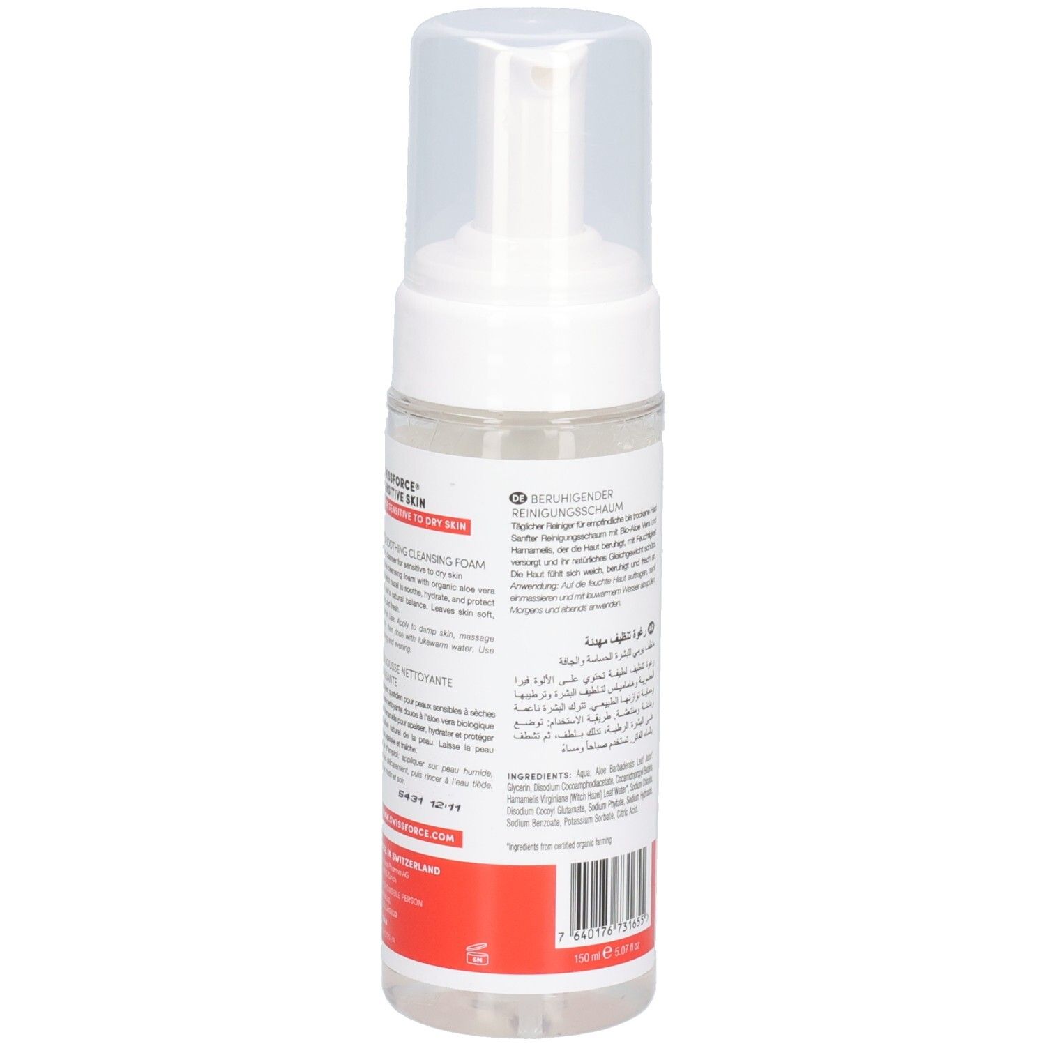 Rückseite der Flasche. Text in mehreren Sprachen. Barcode. Aufschrift: SWISSFORCE. Roter Streifen unten. Hergestellt in der Schweiz.