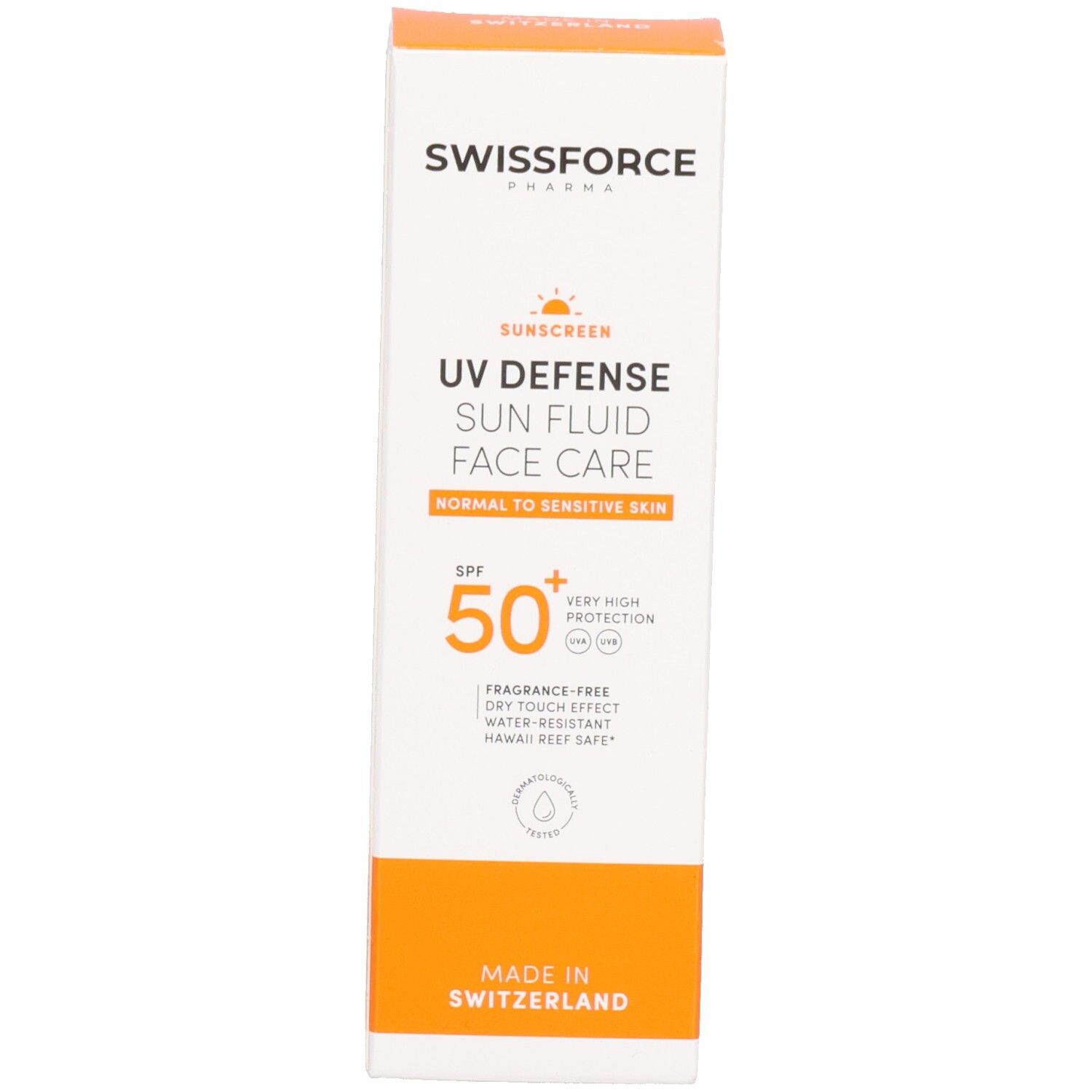 Verpackung. Text: UV Defense Sun Fluid Face Care LSF 50+. Für normale bis empfindliche Haut. Made in Switzerland.