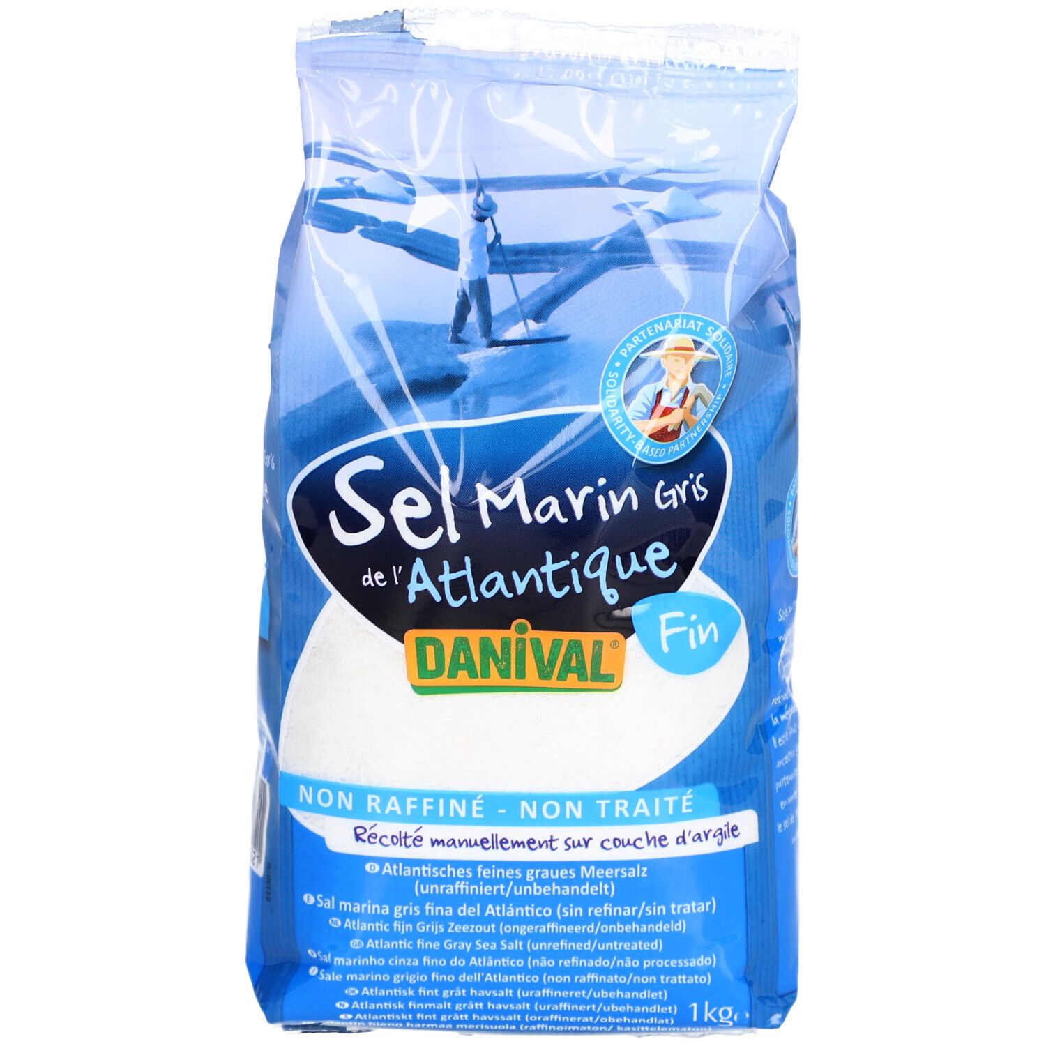 Verpackung mit Meersalz. Aufschrift: Sel Marin gris de l'Atlantique, DANIVAL Fin. Blaue und weiße Verpackung.