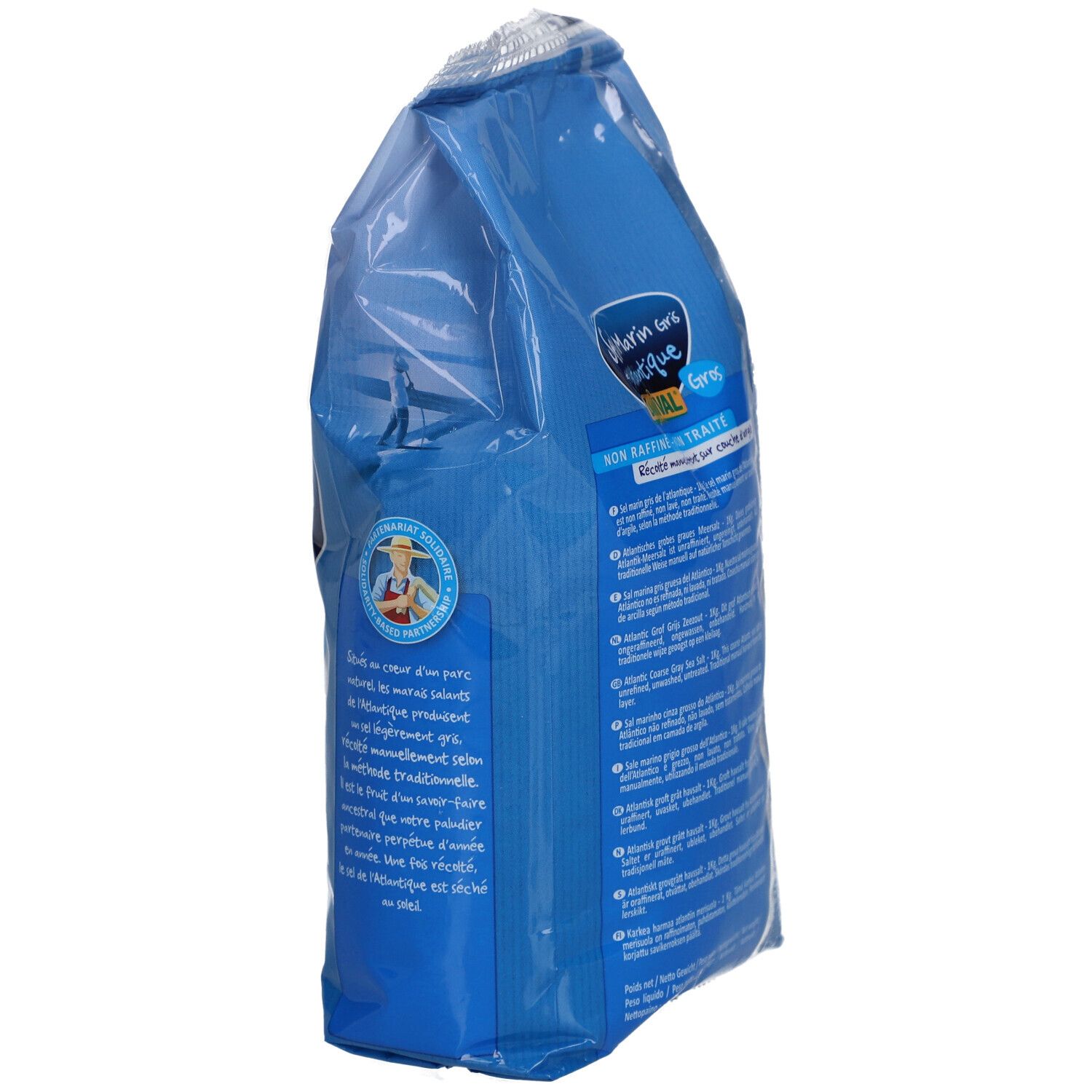 Blaue Verpackung mit grobem Atlantik-Meersalz. Produktname und Logo sichtbar. Text und Illustrationen auf der Rückseite.