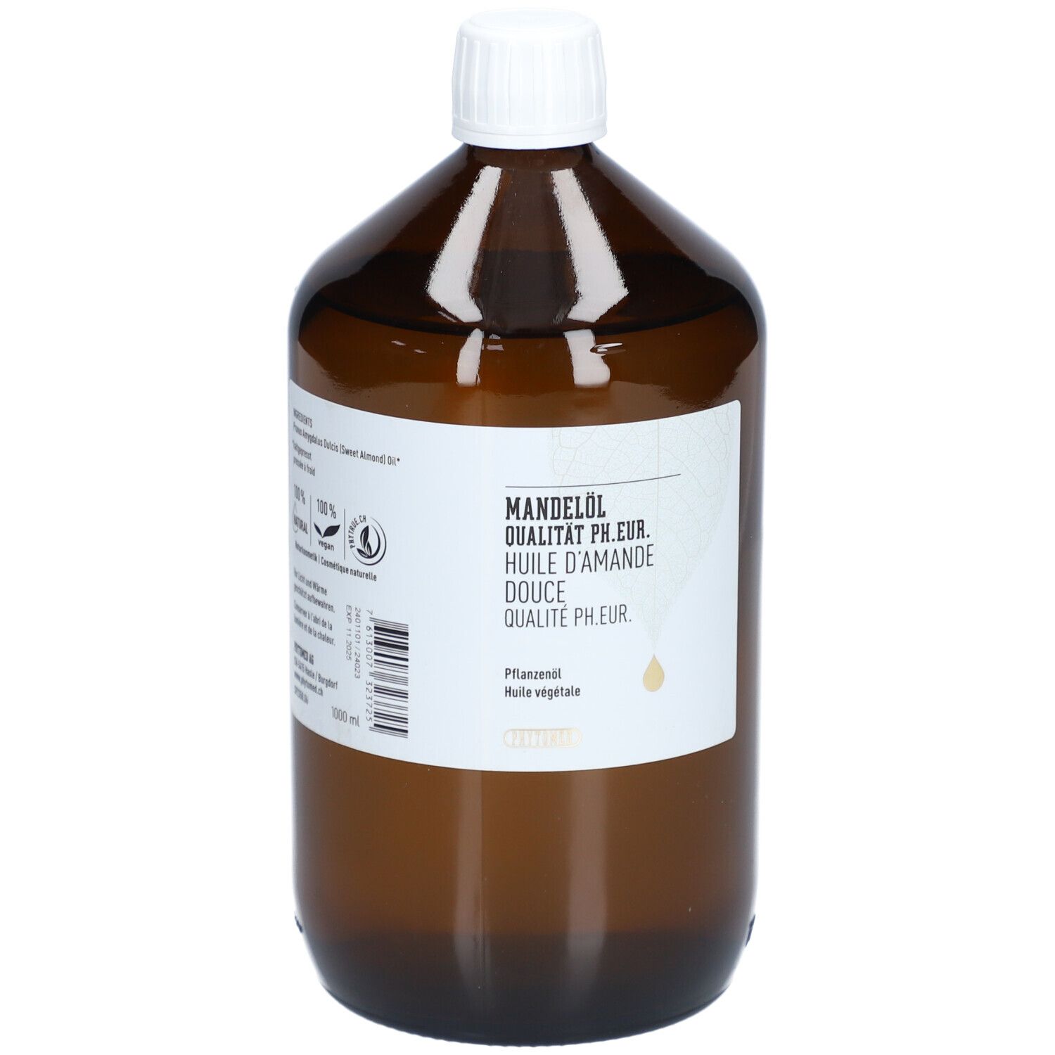 Braune Glasflasche mit weißem Verschluss. Etikett mit Produktbezeichnung: Mandelöl Qualität Ph.Eur. raffiniert. Pflanzliches Öl.