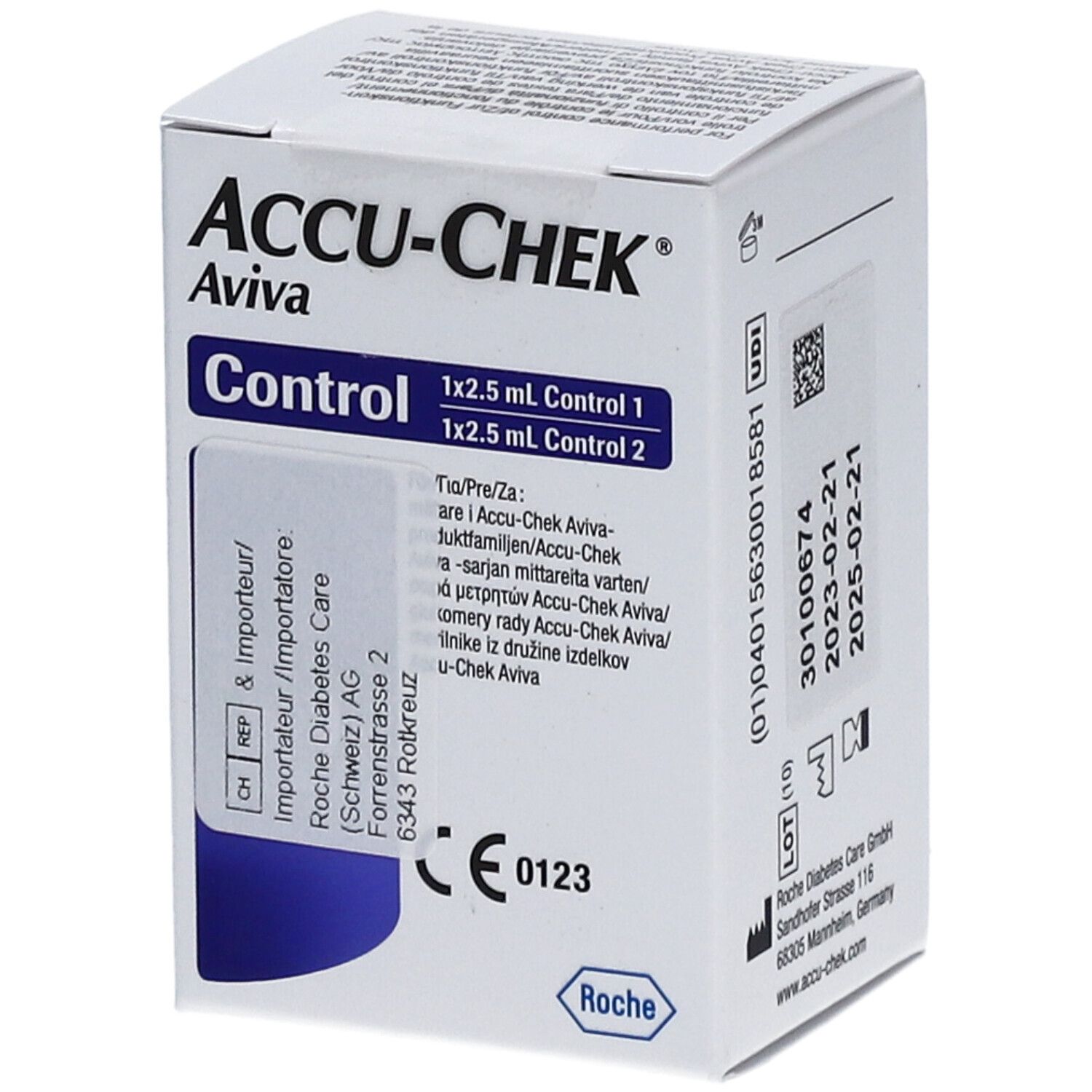 Boîte ACCU-CHEK Aviva Control. Contient 1x2,5 ml Control 1 et 1x2,5 ml Control 2. Marquage CE.