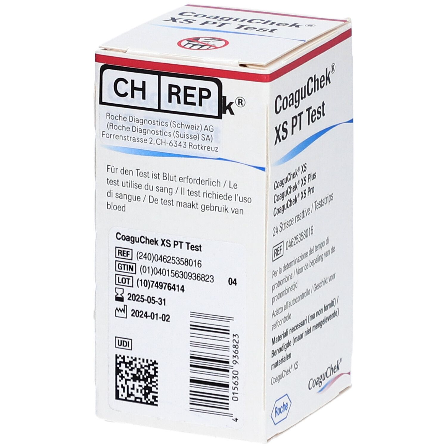 Karton mit CoaguChek XS PT Teststreifen. Aufschrift: 24 Teststreifen. Lot- und Verfallsdatum.