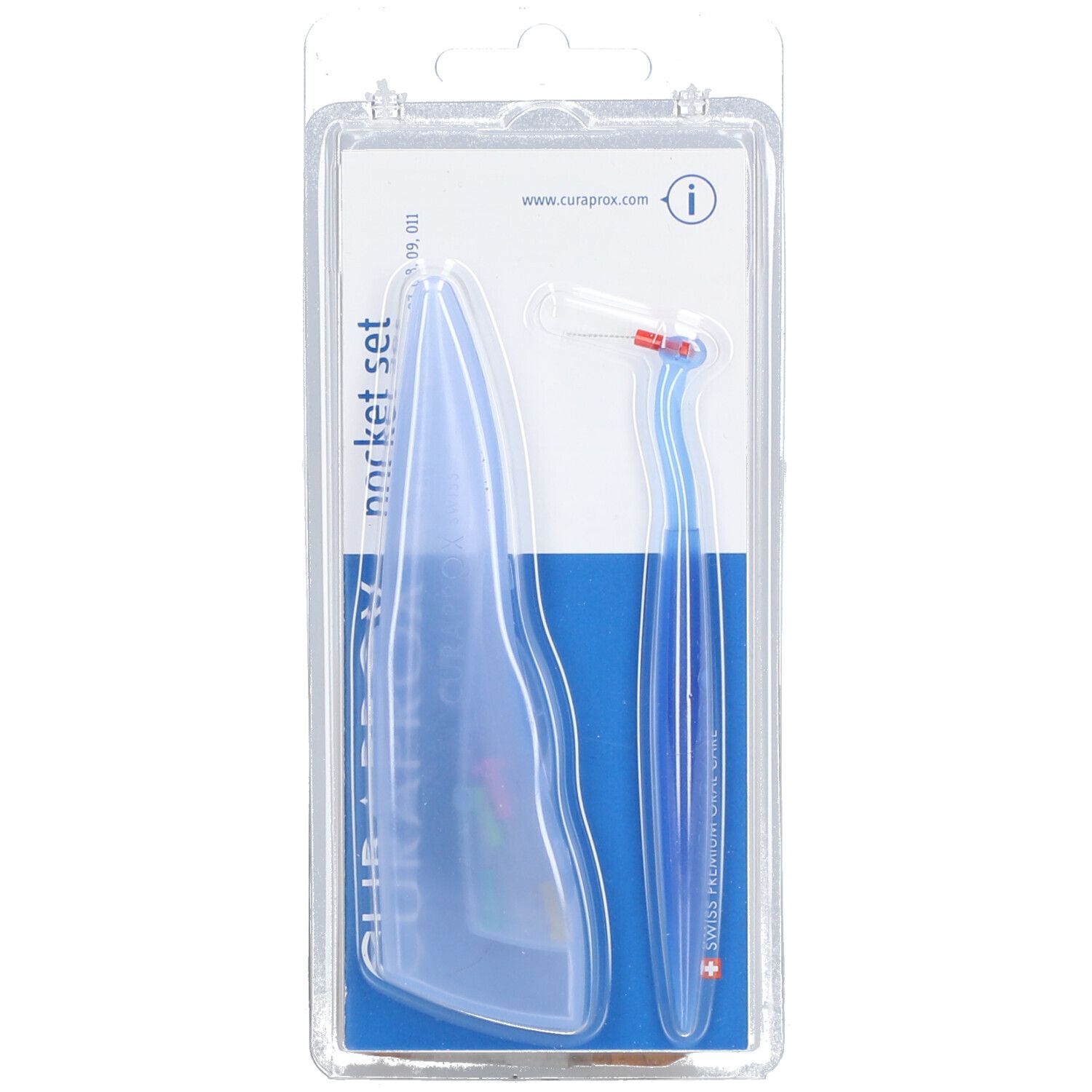 Interdentalbürste mit Halter und Schutzkappe in Blisterverpackung. Blaue Bürste mit roter Spitze. "pocket set" Schriftzug.