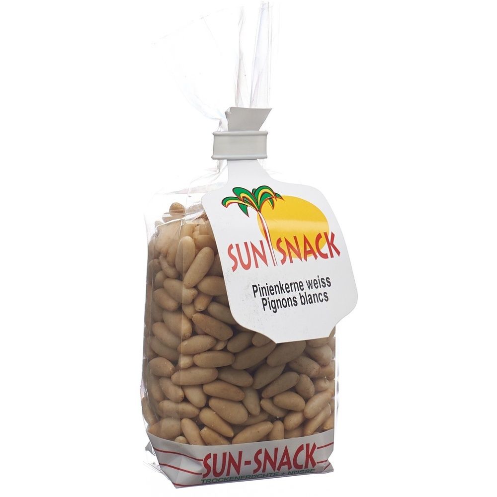 Klare Plastiktüte mit Pinienkernen. Aufkleber mit Logo und Text: SUN SNACK, Pinienkerne weiss, Pignons blancs.