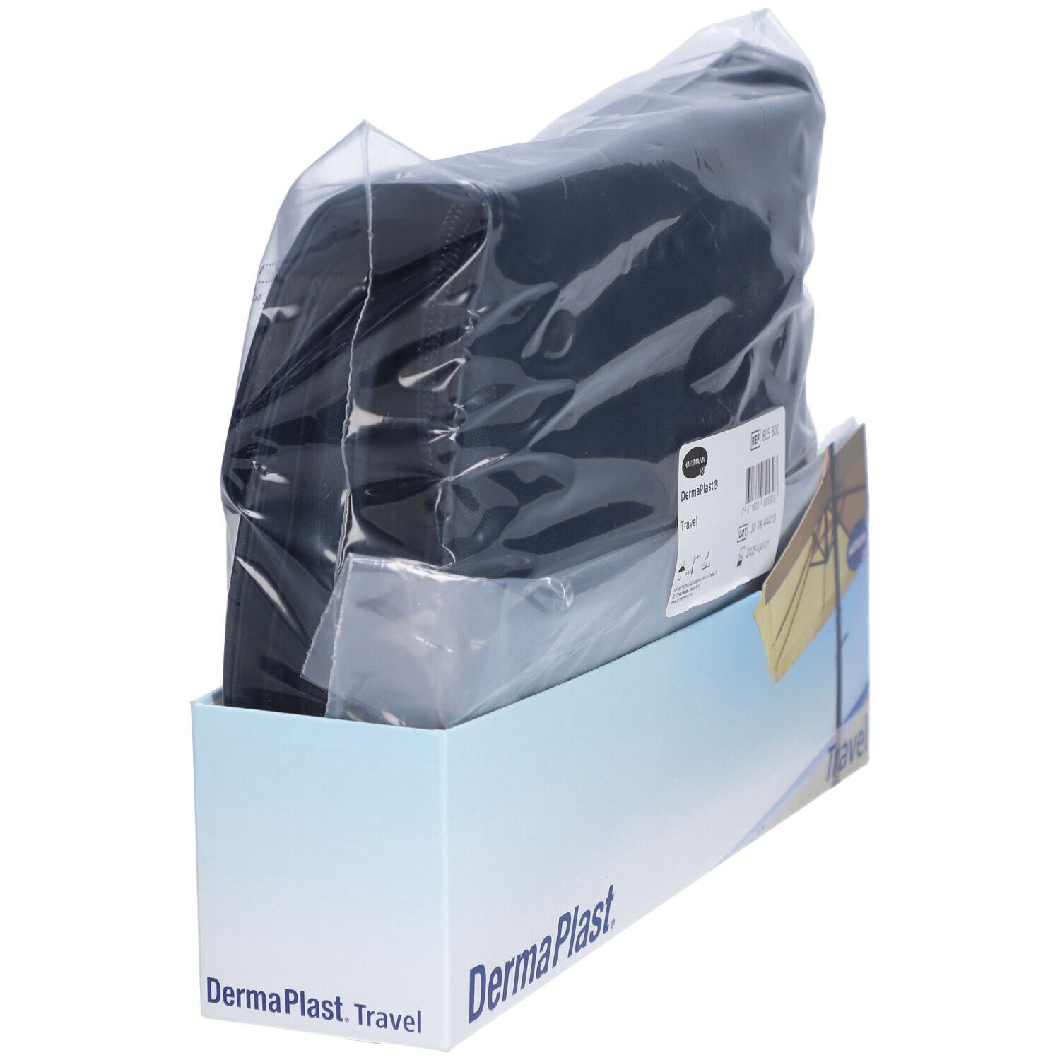 Erste-Hilfe-Apotheke in schwarzer Tasche, verpackt in Folie, in einem weißen Karton. Auf dem Karton steht "Dermaplast. Travel".