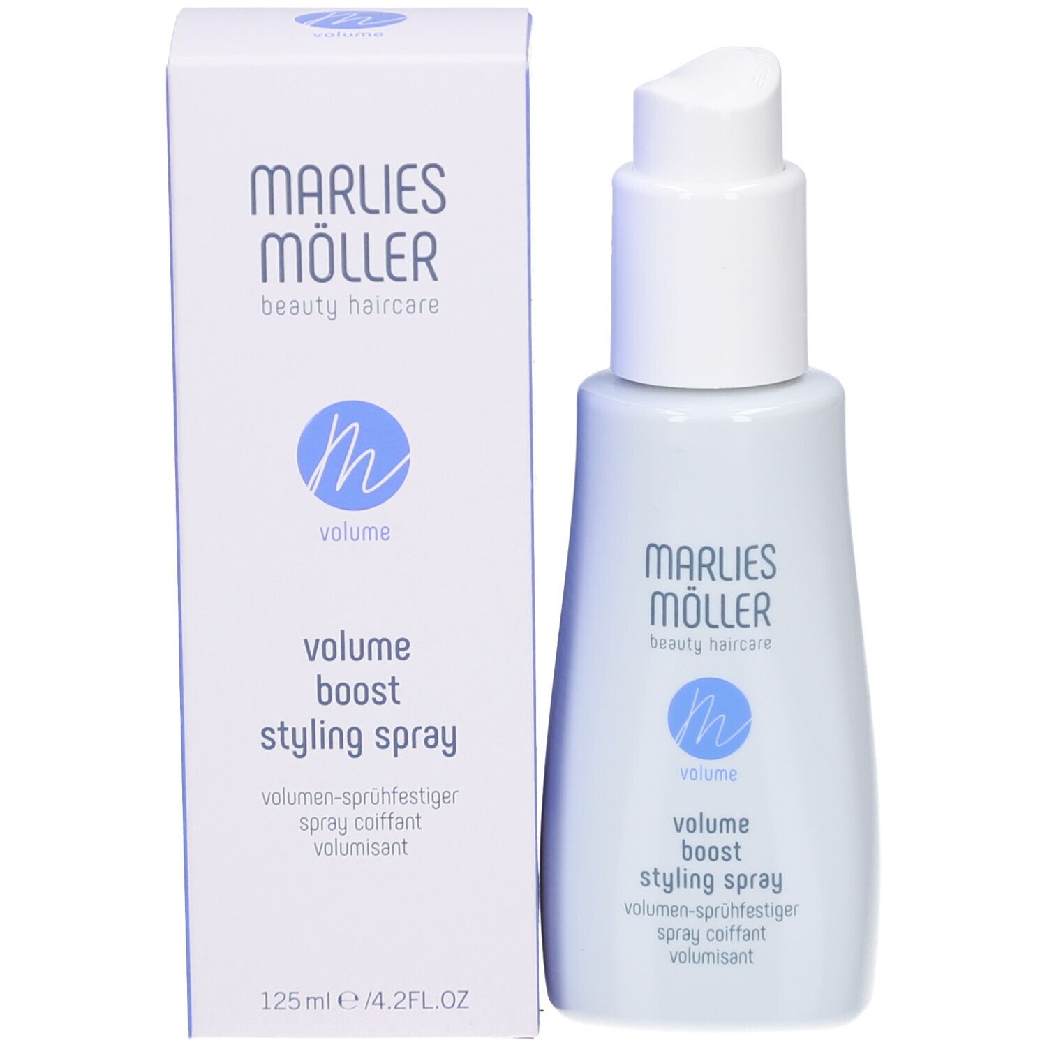 Hellblaue Flasche mit weißem Pumpkopf und Karton. Aufschrift: Marlies Möller, Volume Boost Styling Spray. Logo mit blauem 'm'.