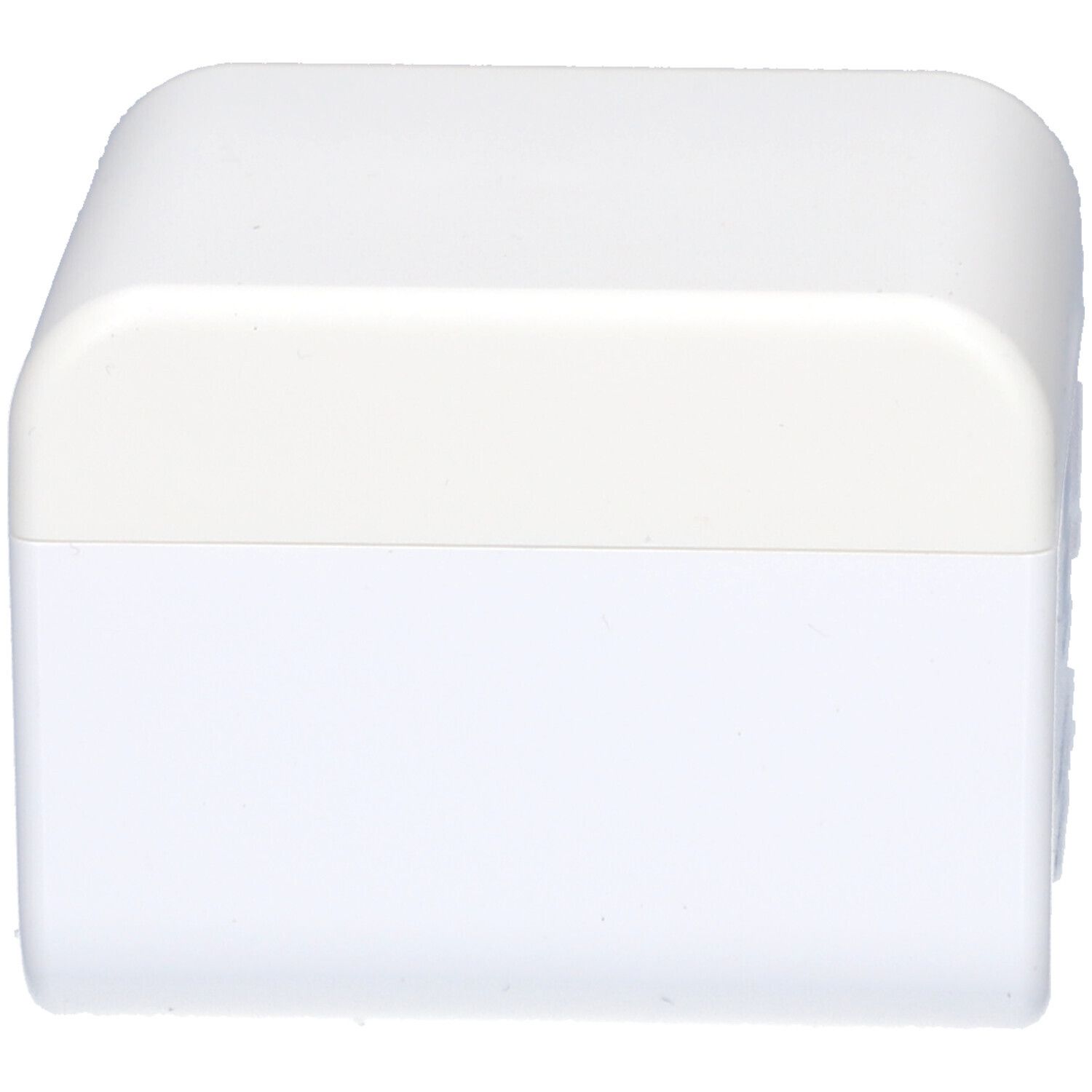 Weißer Behälter, rechteckig, mit abgerundeten Ecken. Oberteil hell. Keine Beschriftung sichtbar.