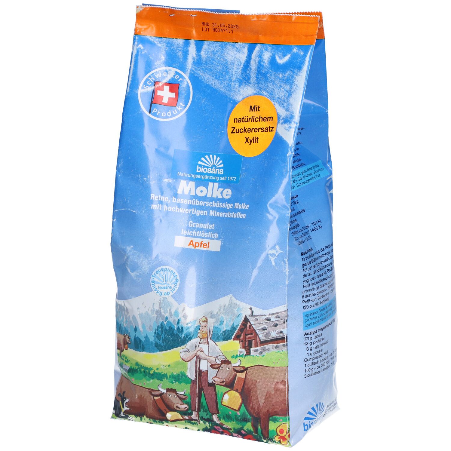 Sachet bleu "Molke", logo croix suisse. Texte: "Apfel", "Granulat". Illustration: vaches, homme, maison.
