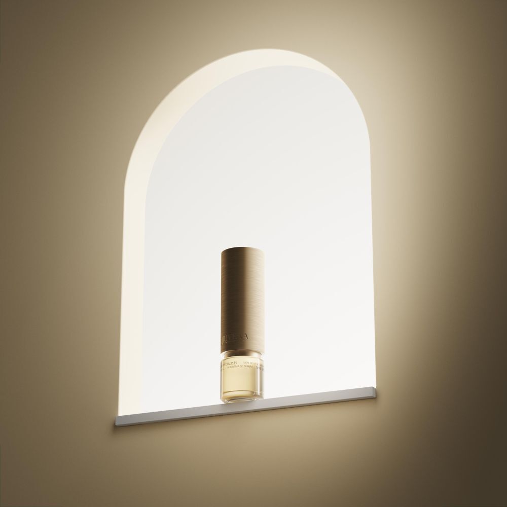 Beige-goldfarbene Flasche in einer Nische. Aufschrift: JUVENA.