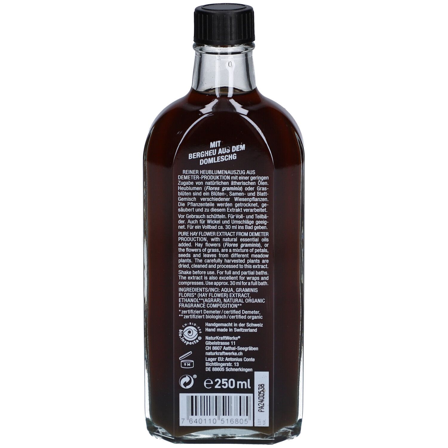 Rückseite der Glasflasche. Text: Heublumenextrakt, Demeter-Qualität. Schwarzer Verschluss. 250ml.
