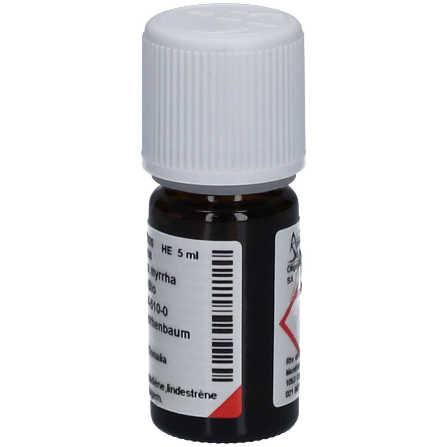 Bruine glazen fles met witte schroefdop. Etiket met tekst en barcode. HE 5 ml. Gevaarsymbool. Bevat Curzerene, furanoidesmadène.