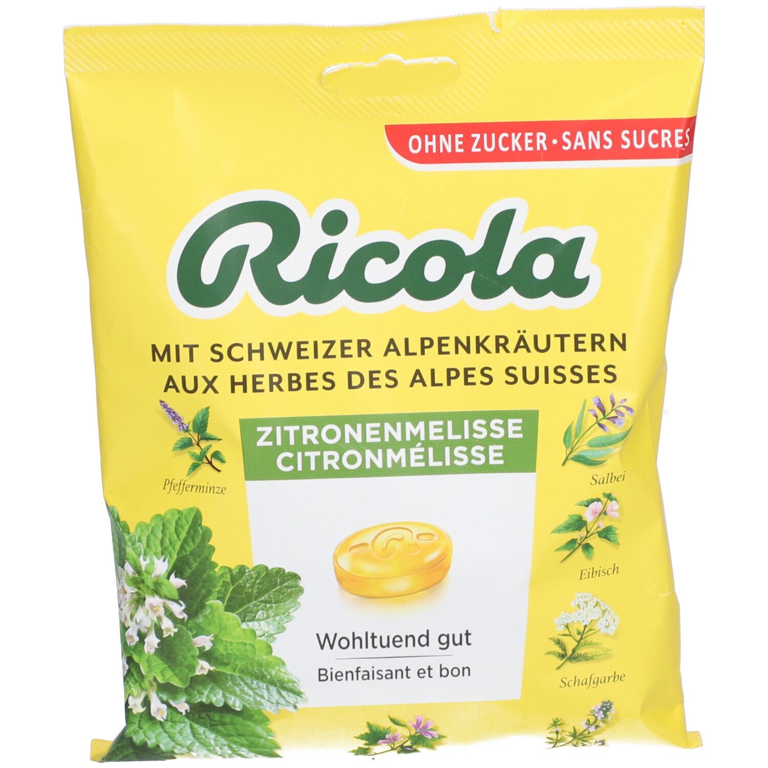 Gelbe Tüte mit Ricola-Logo und Zitronenmelisse-Bonbon. Text: Ohne Zucker. Kräuterabbildungen.