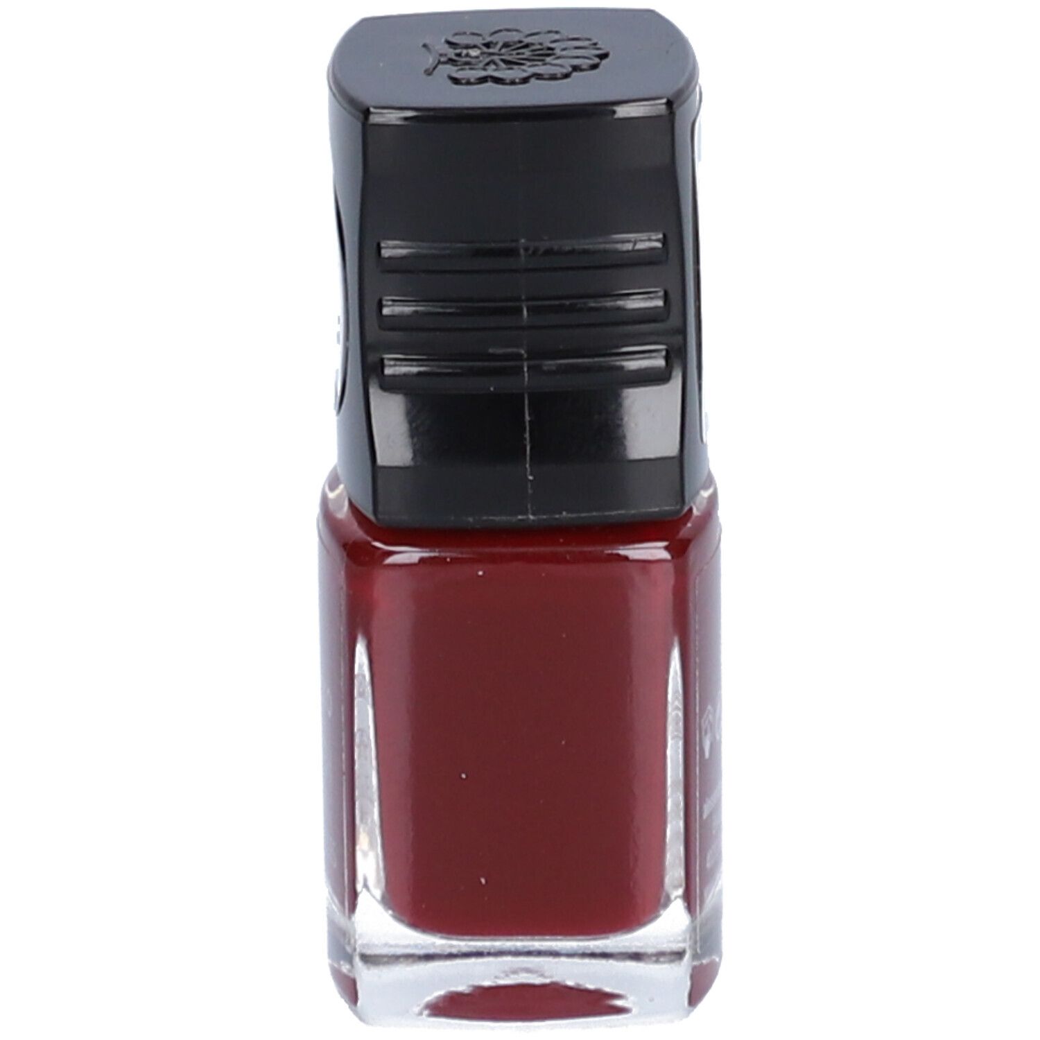 Nagellackflasche mit schwarzem Deckel. Die Farbe des Nagellacks ist ein dunkles Rot.