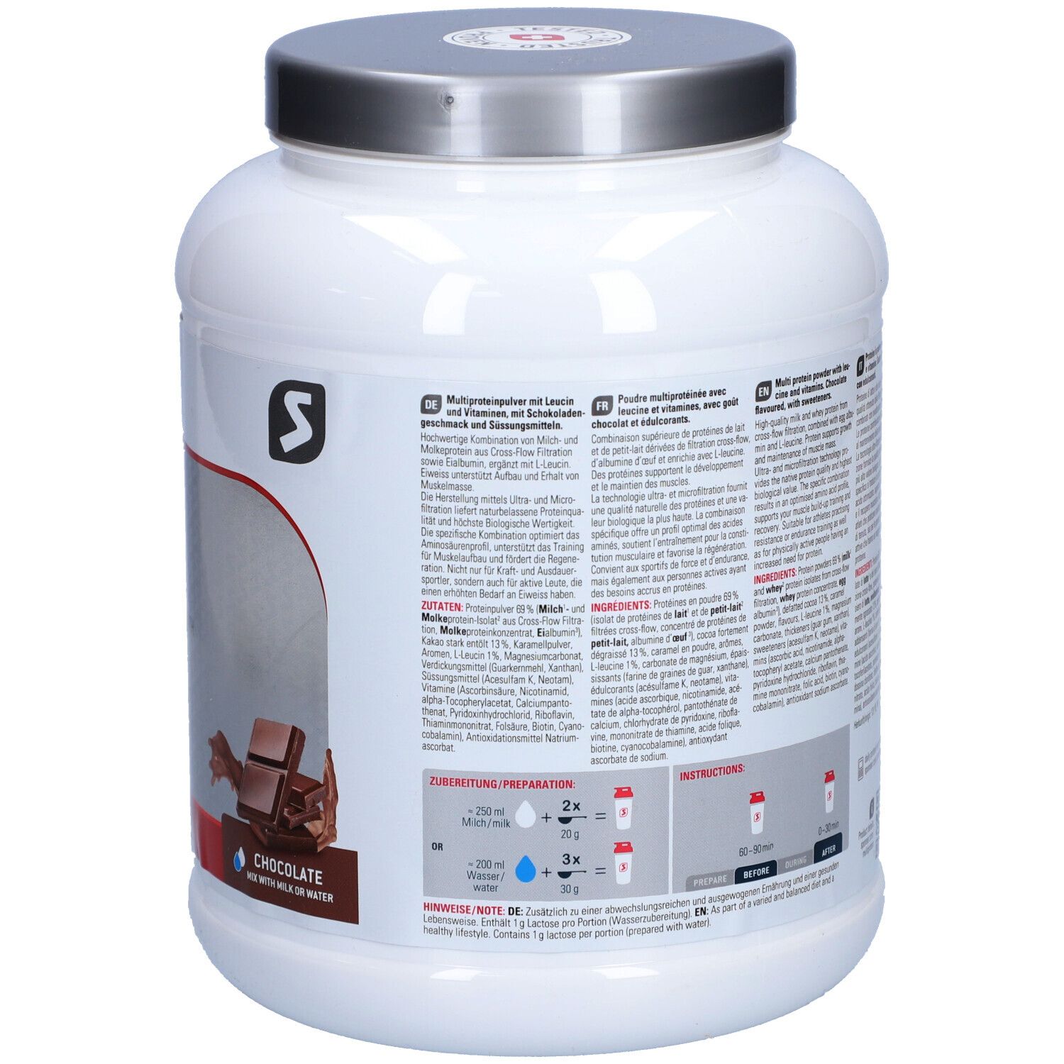 Rückseite des Proteinpulver-Behälters. Enthält Text in mehreren Sprachen, Nährwertangaben und Informationen zur Zubereitung.