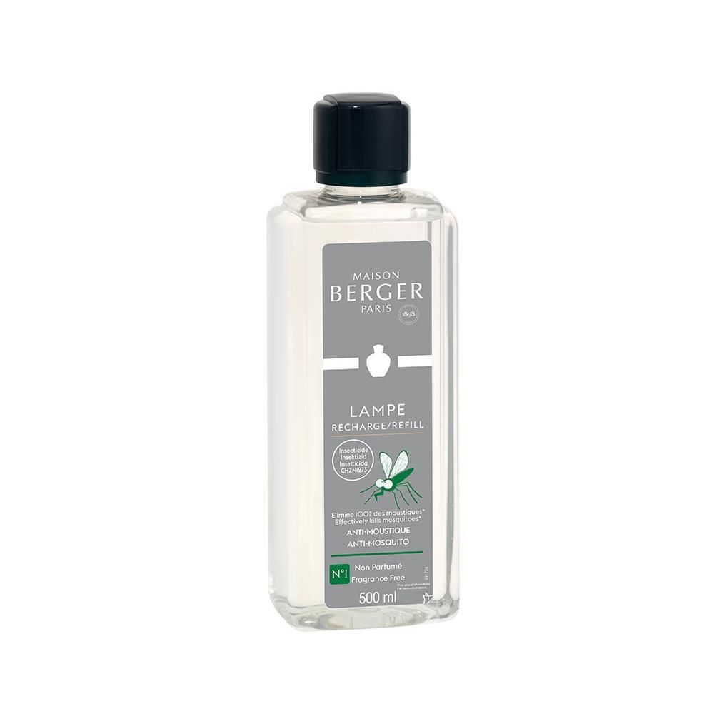 Flüssigkeit in einer rechteckigen Flasche mit schwarzem Deckel. Auf dem Etikett steht "MAISON BERGER PARIS" und "LAMPE RECHARGE/REFILL".