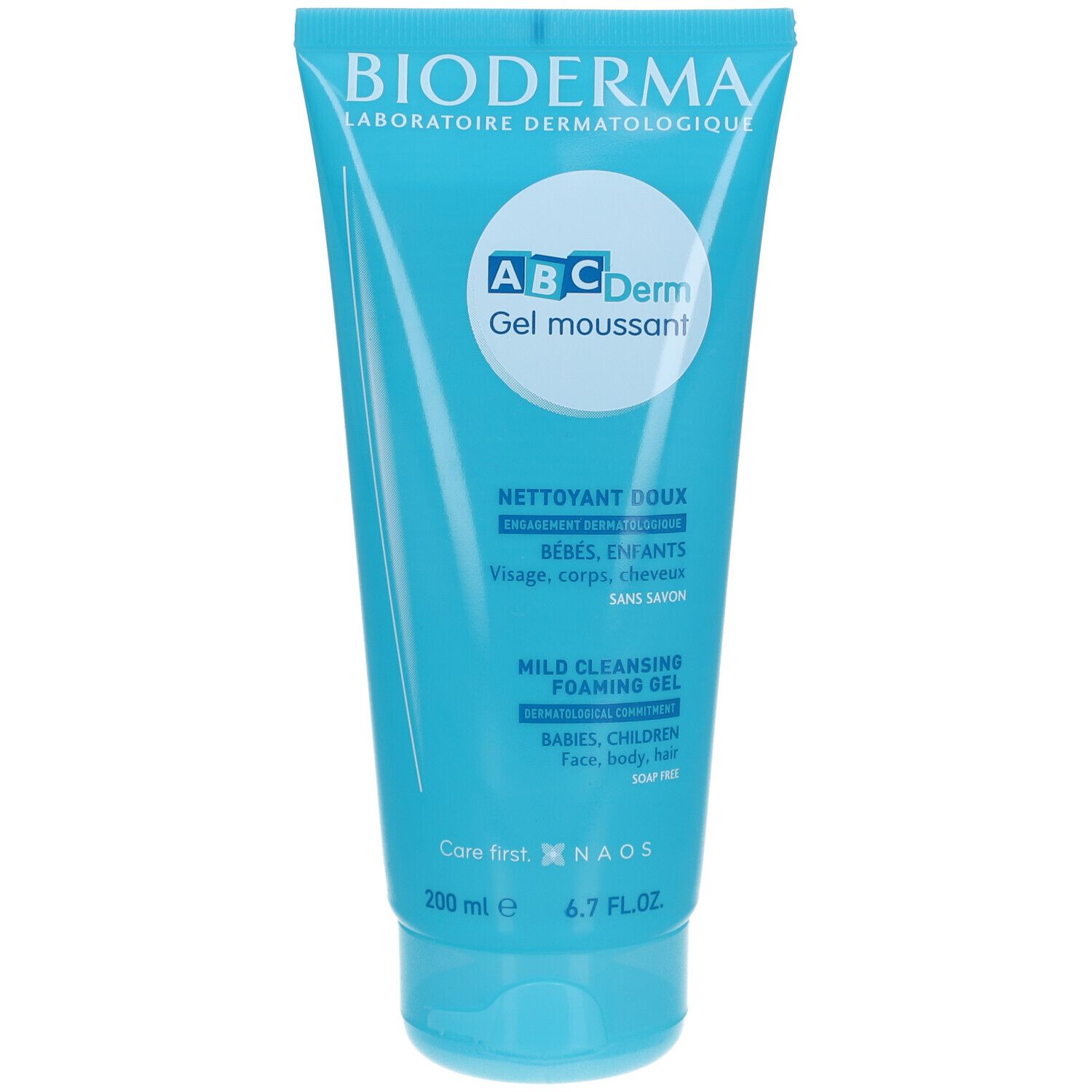 Tube bleu clair Bioderma ABCDerm Moussant. Inscription: Gel moussant, Nettoyant doux, Bébés, enfants. 200 ml.