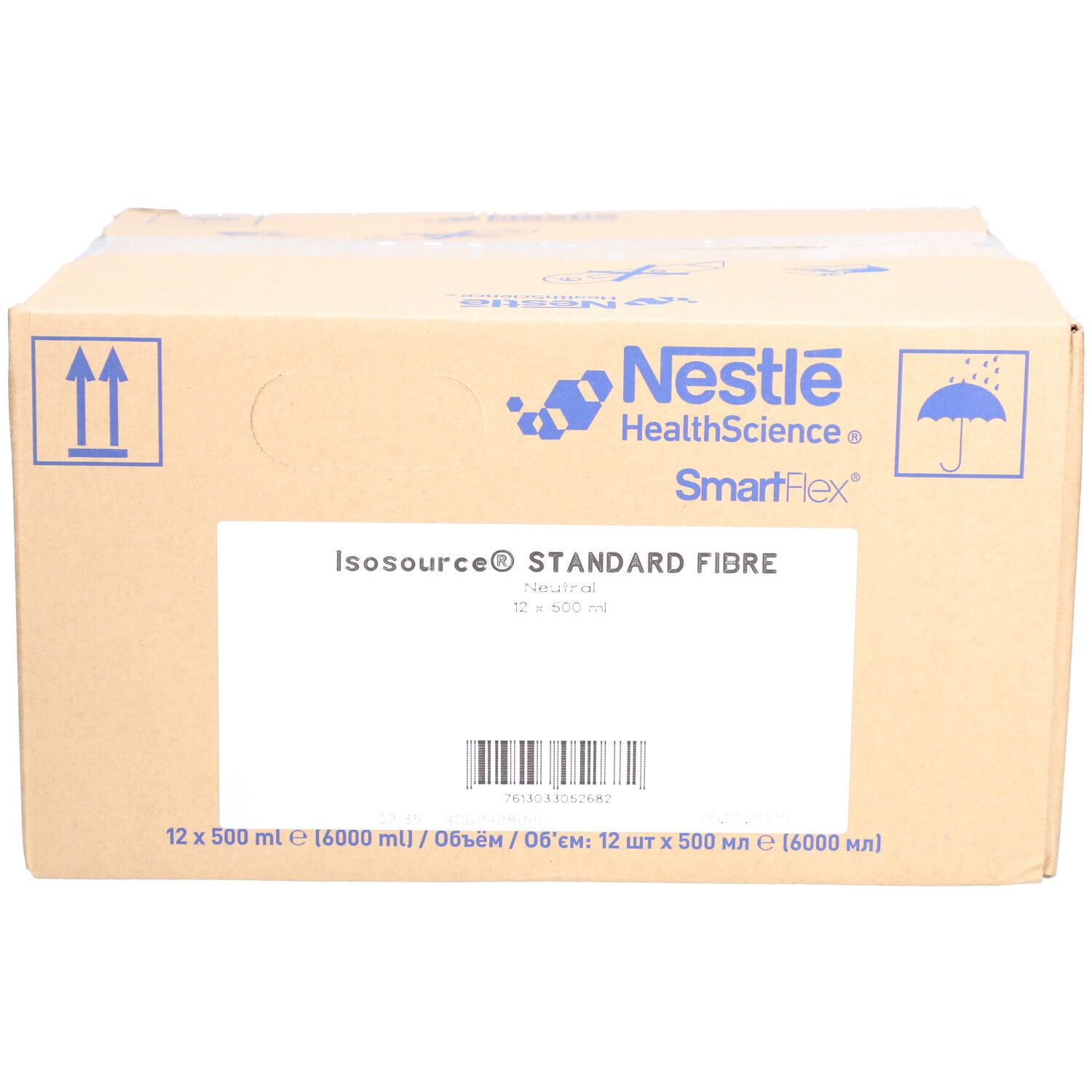 Karton mit Nestle HealthScience ISOSOURCE Standard Fibre. 12 x 500 ml. Aufdrucke: Barcode, Pfeile, Regenschirm-Symbol.