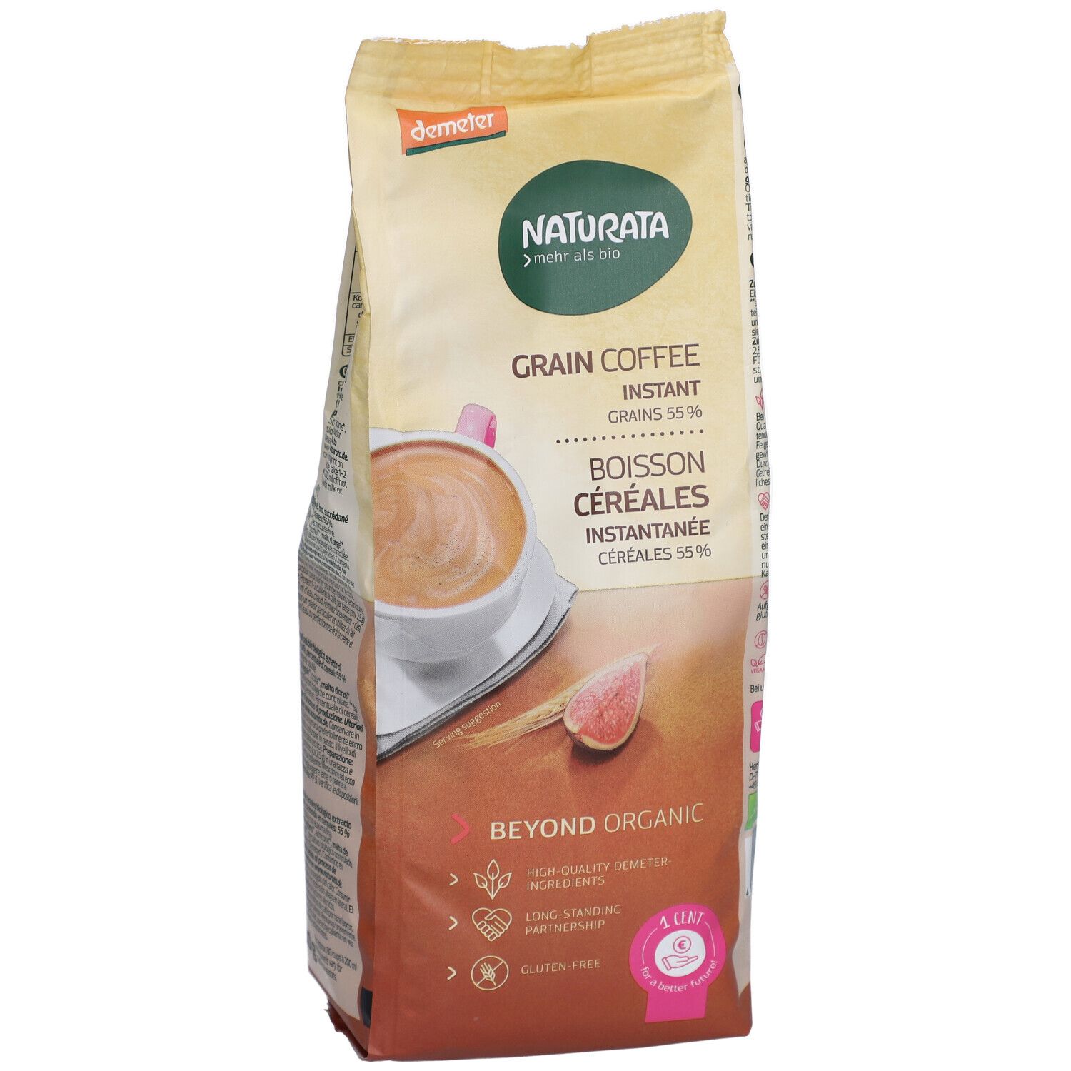 Beutel mit Naturata Getreidekaffee. Aufdrucke: Grain Coffee, Instant, Demeter-Logo, Bio-Siegel. Abbildung von Kaffeegetränk.
