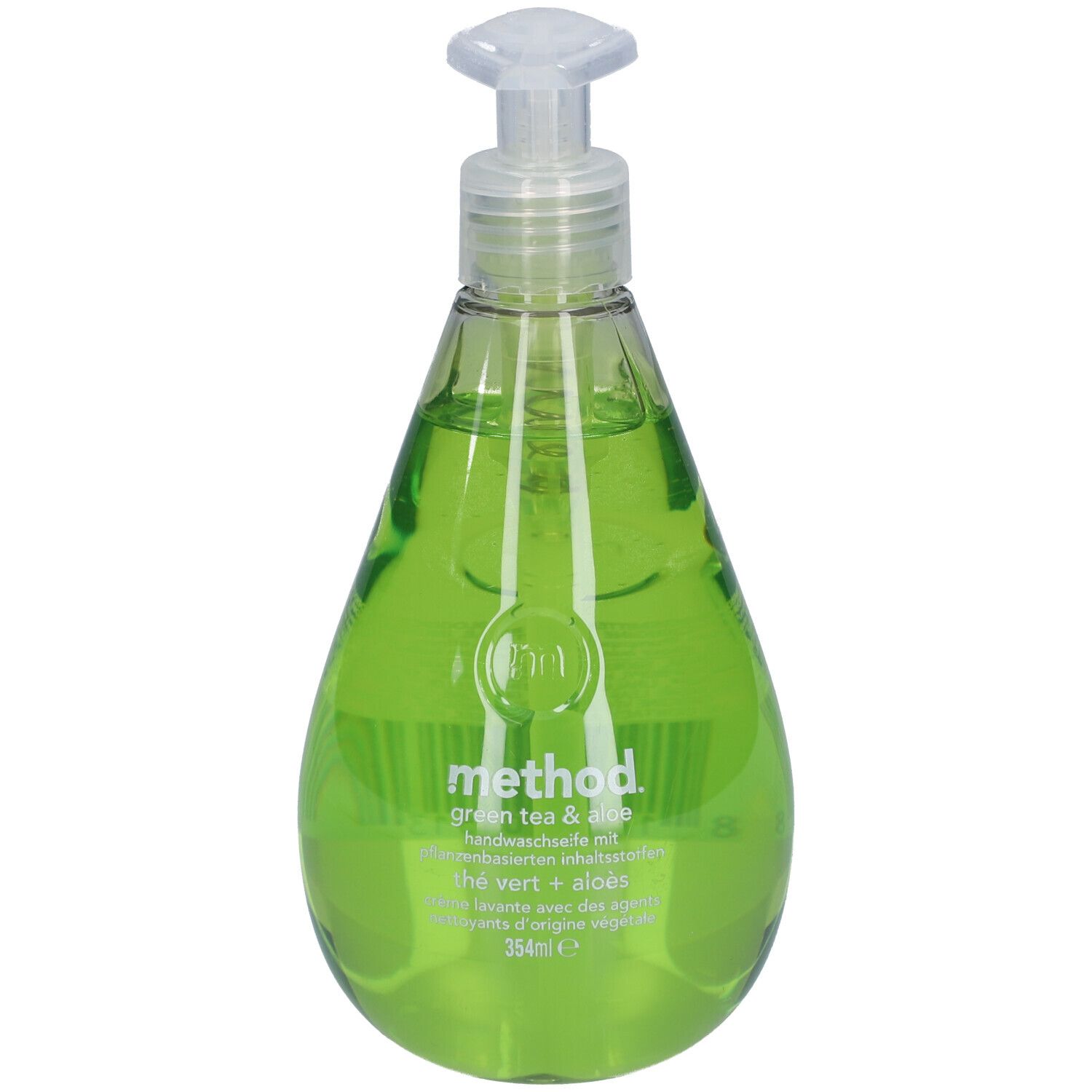 Grüne Flüssigseife in tropfenförmiger Flasche mit Pumpverschluss. Aufschrift: method, Grüner Tee & Aloe.