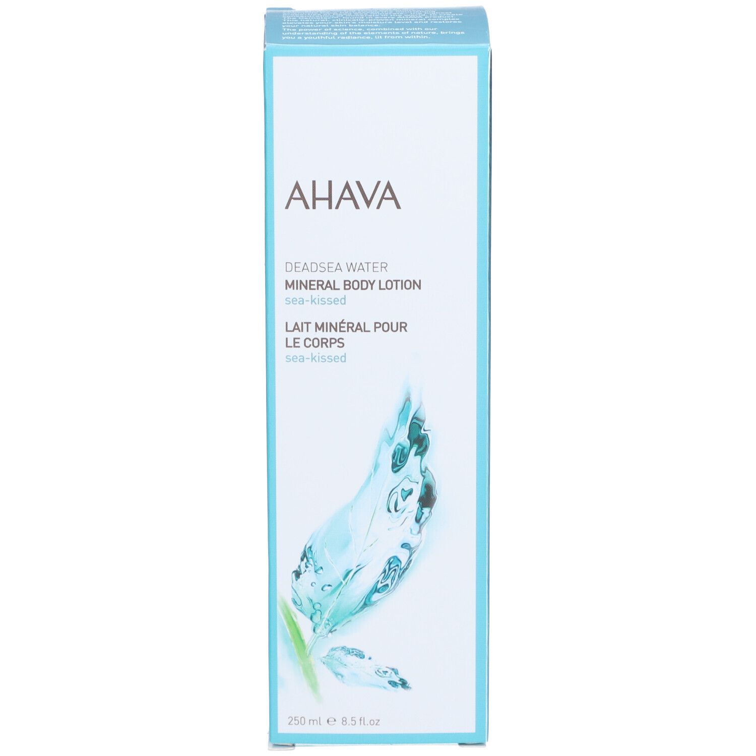 Weiße Verpackung mit blauem Design. AHAVA-Logo und Produktbezeichnung in weißer Schrift.