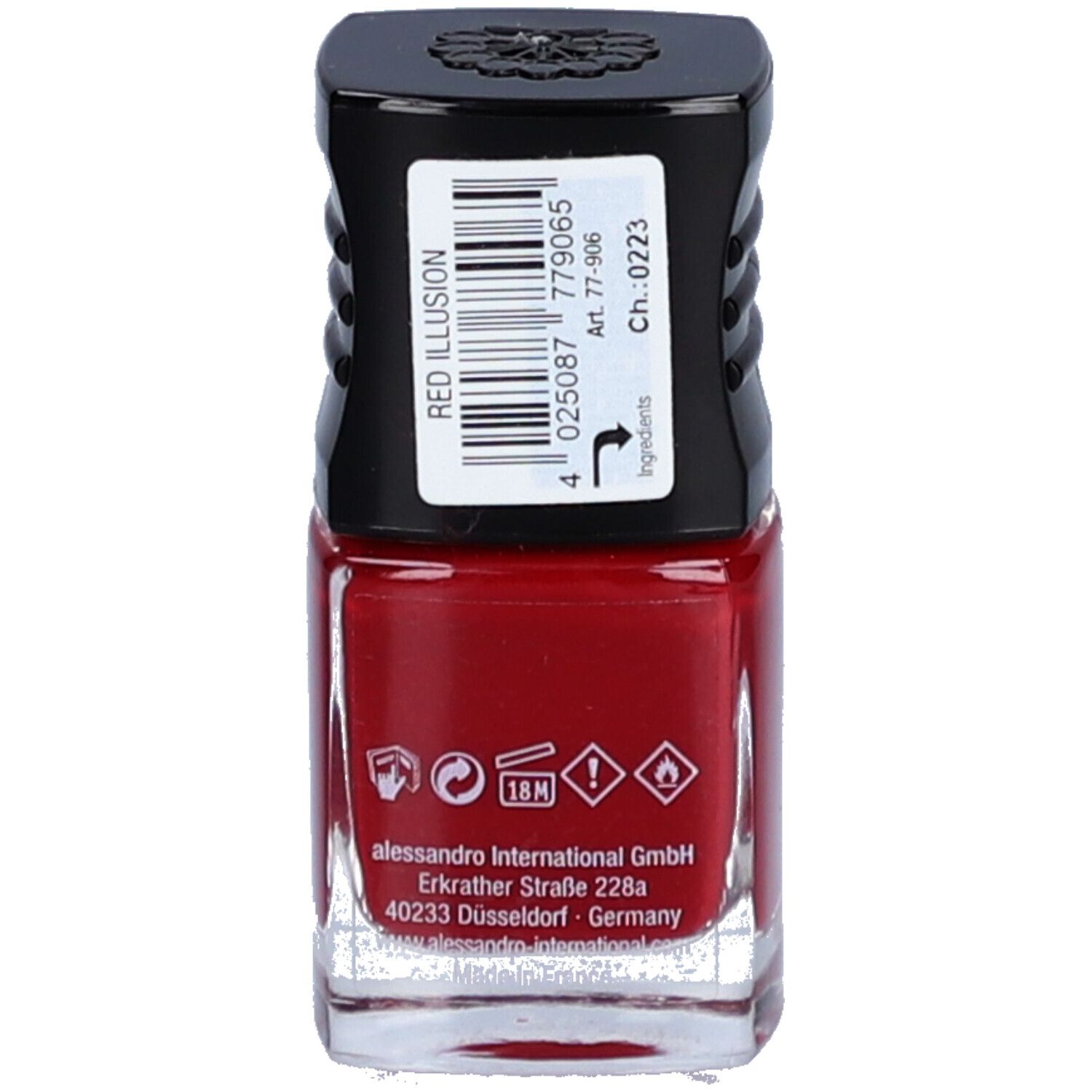 Roter Nagellackflakon mit schwarzem Deckel. Aufkleber mit Barcode und Text: RED ILLUSION. Herstellerinformationen.