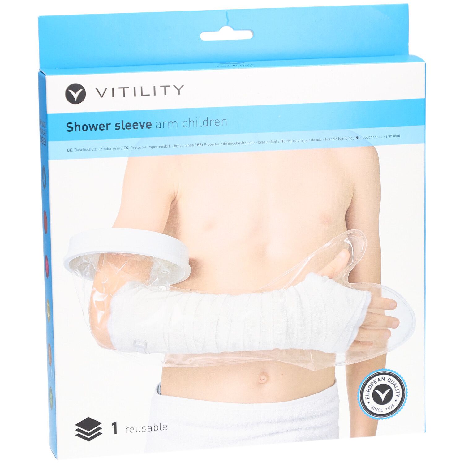 Verpackung VITILITY Duschschutz Arm Kind. Der Armschutz ist am Arm eines Kindes angebracht. Auf der Verpackung steht "Shower sleeve arm children".