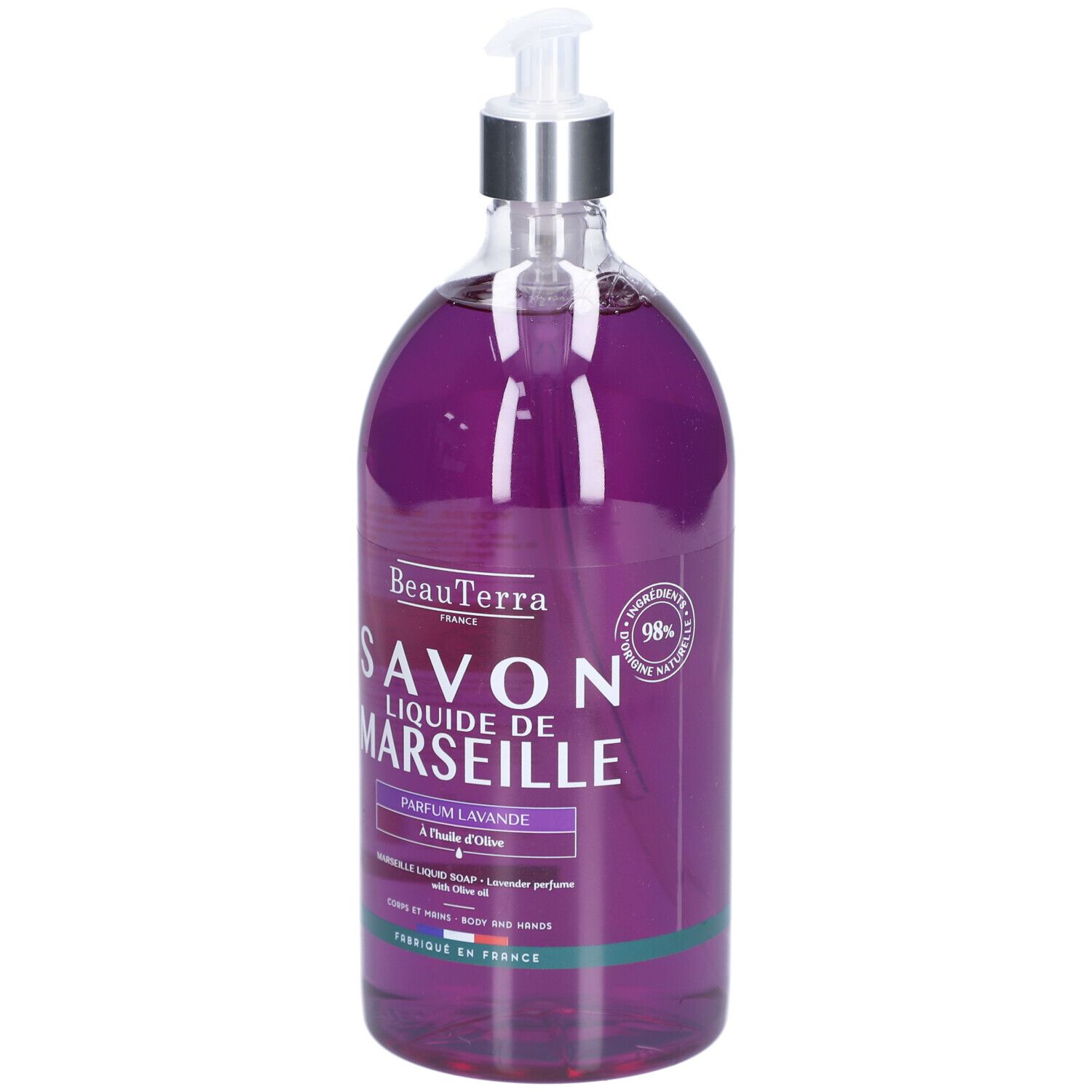 Flüssigseife in einer transparenten Flasche mit Spender. Aufschrift: BeauTerra Savon Liquide de Marseille Parfum Lavande. 98% natürliche Inhaltsstoffe.