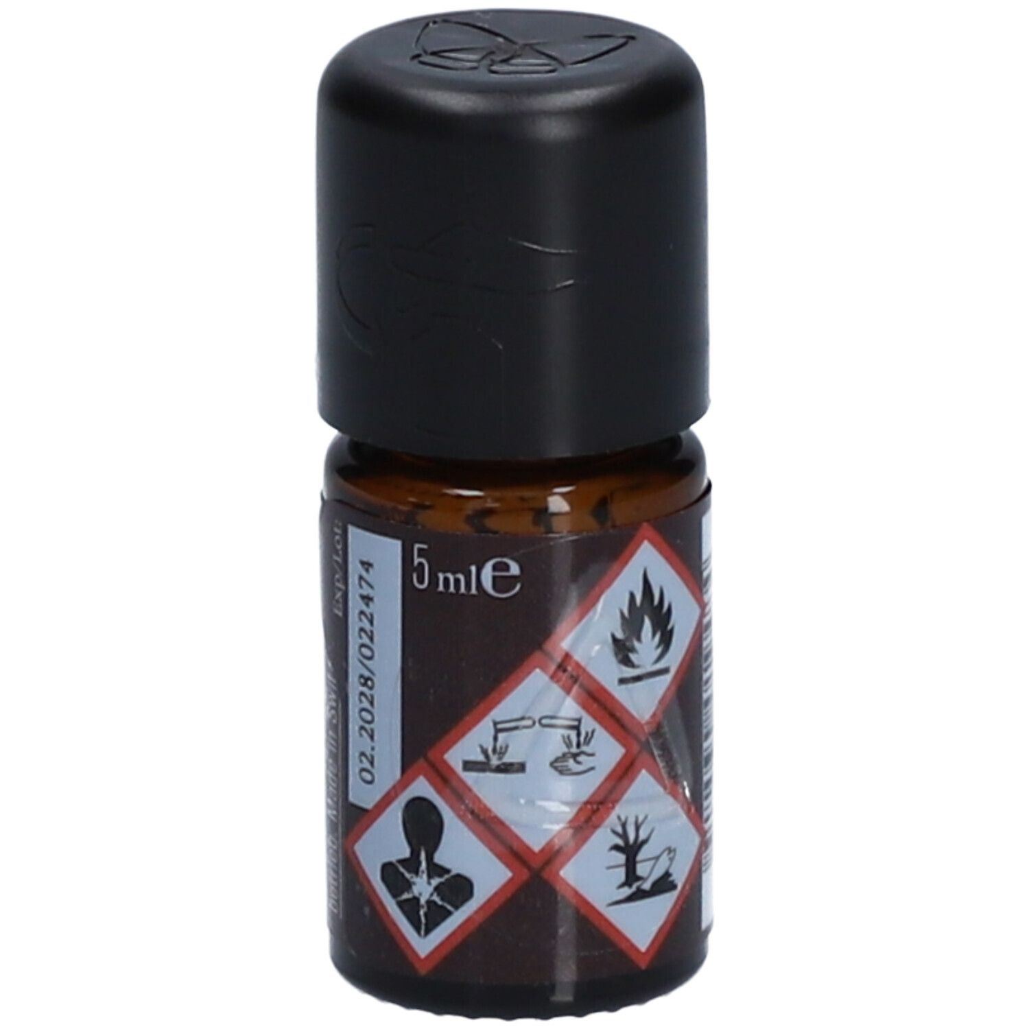 Braune Glasflasche mit schwarzem Deckel. Aufschrift: 5 ml, Gefahrensymbole. Aufdruck: 02.2028/022474.