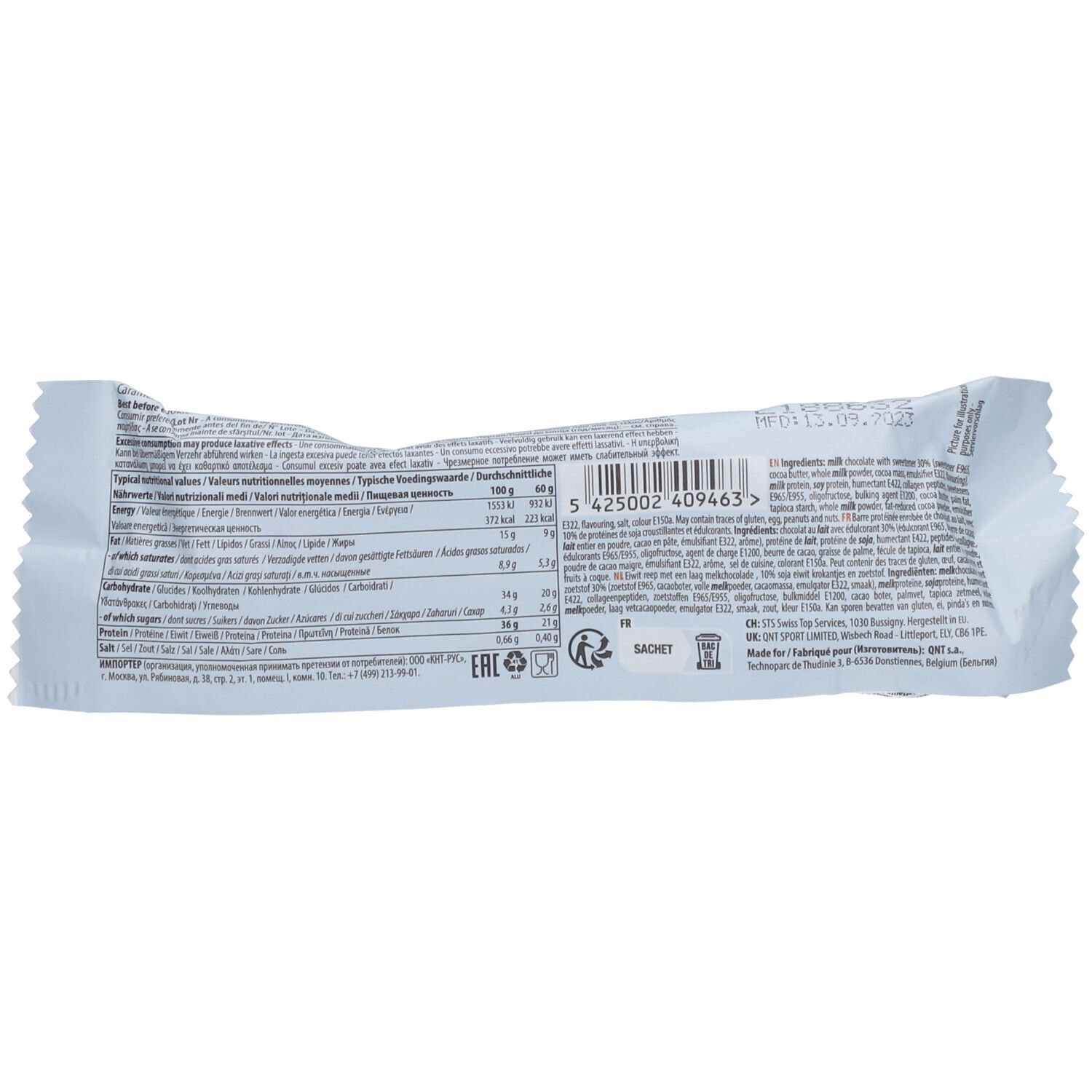 Rückseite der Proteinriegelverpackung. Enthält Nährwertangaben, Zutatenliste und Barcode. Text in mehreren Sprachen.