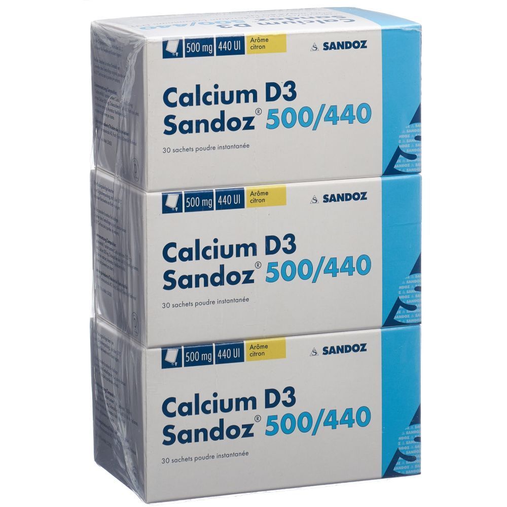 Drei Schachteln Calcium D3 Sandoz 500/440. Jede Schachtel enthält 30 oder 20 Beutel. Blaue und weiße Verpackung.