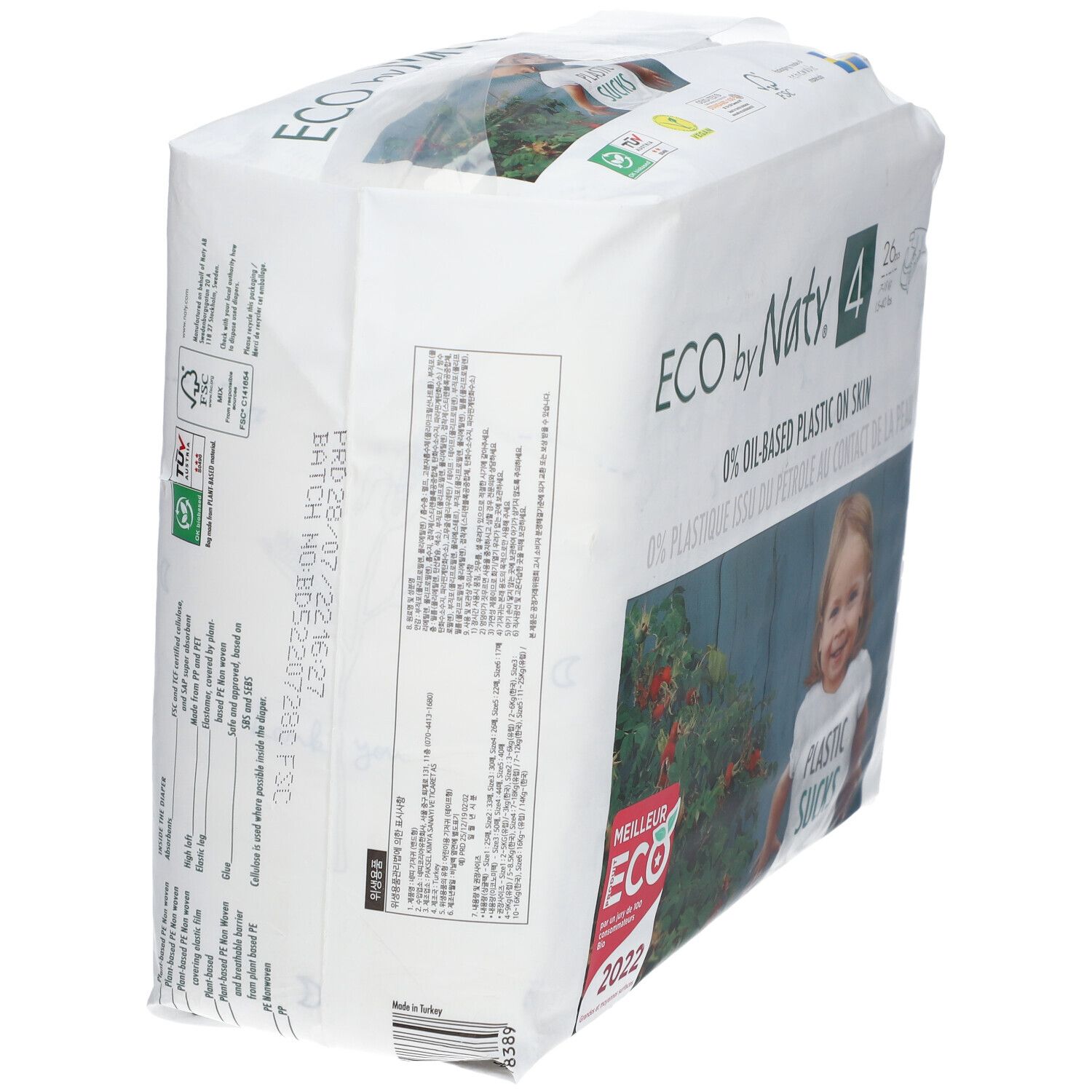 Windelpackung, Seitenansicht. Aufschrift: ECO by Naty. FSC-Zertifizierung. Text: 0% Öl-basiertes Plastik auf der Haut. Kind mit T-Shirt: PLASTIC SUCKS.