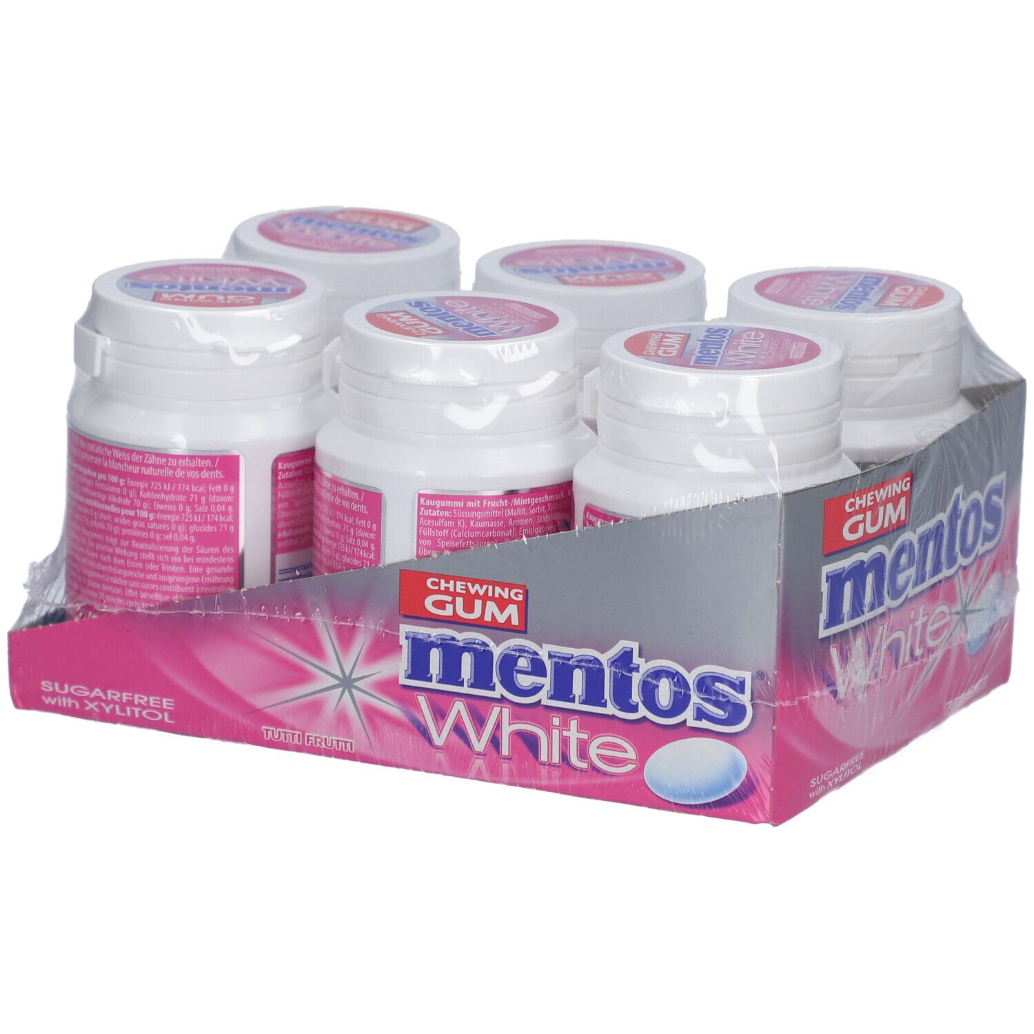 Sechs Flaschen Mentos White Kaugummi in einer Verpackung. Weiße Flaschen mit rosa Etiketten und Deckeln. Verpackung mit Mentos-Logo.