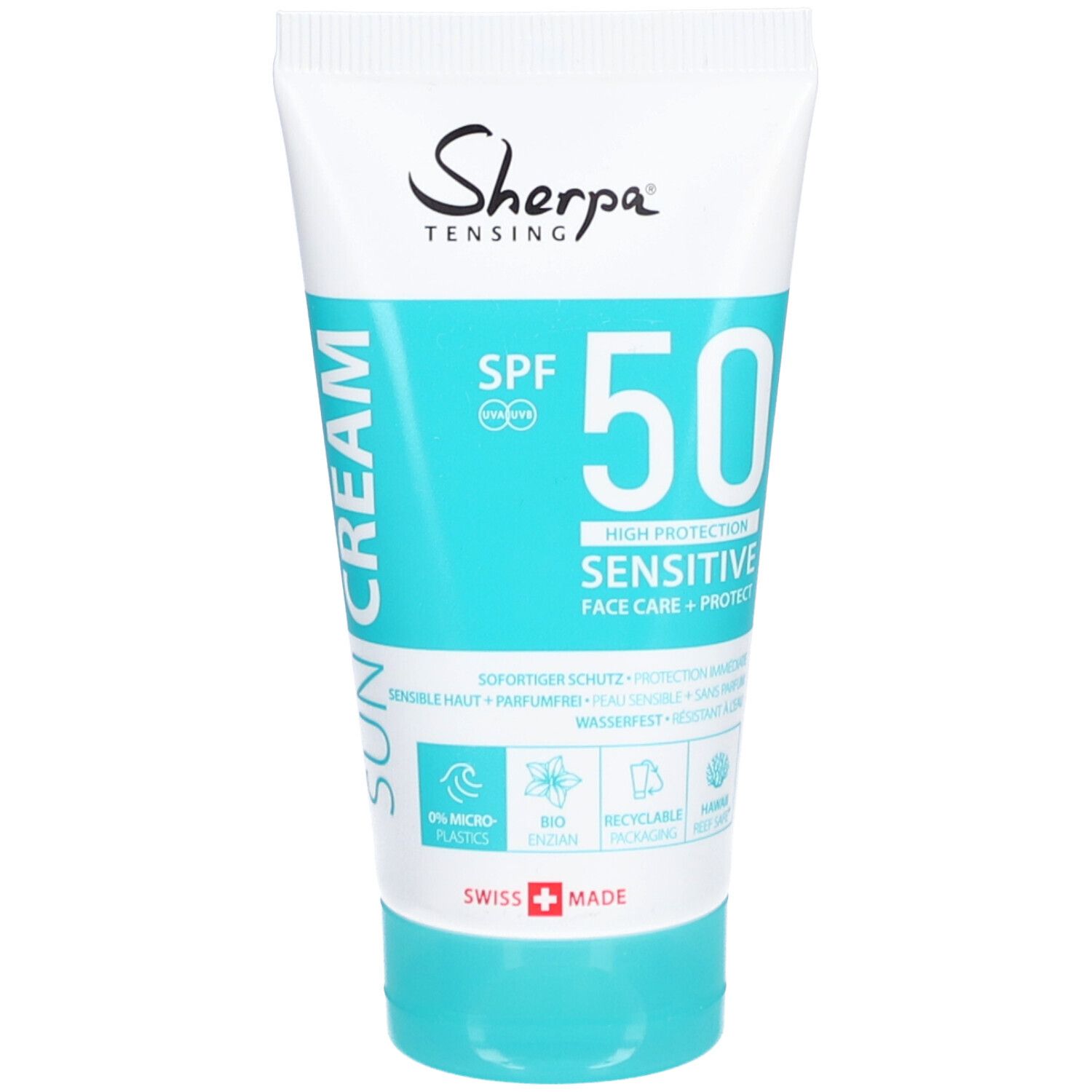 Sonnencreme-Tube mit SPF 50. Weiß, hellblau. Text: Sherpa Tensing, Sun Cream, Sensitive. Schweizer Flagge, 0% Mikroplastik.