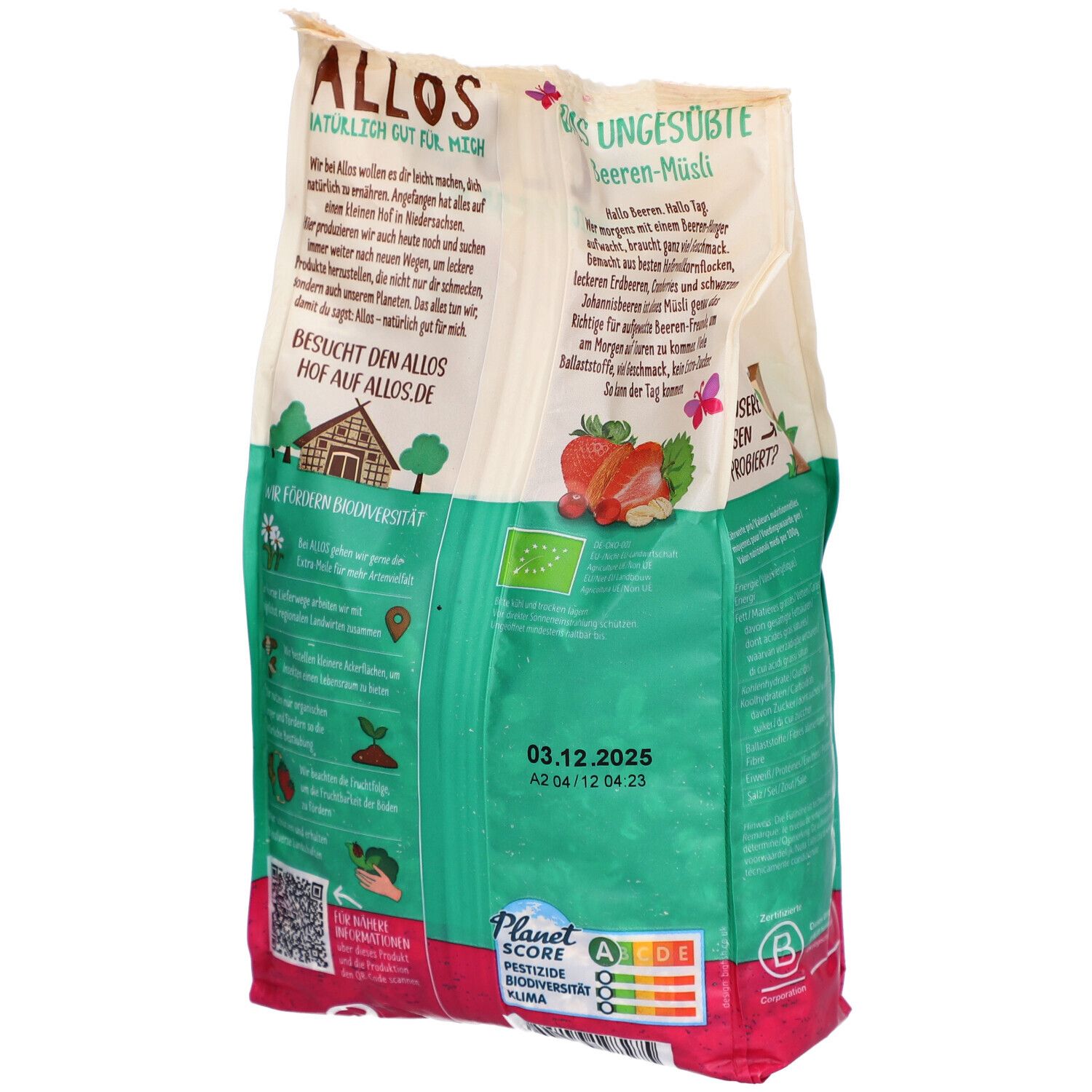 Rückseite der Müsli-Verpackung. Text und Logos. Bio-Siegel, Planet Score. Haltbarkeitsdatum: 03.12.2025.