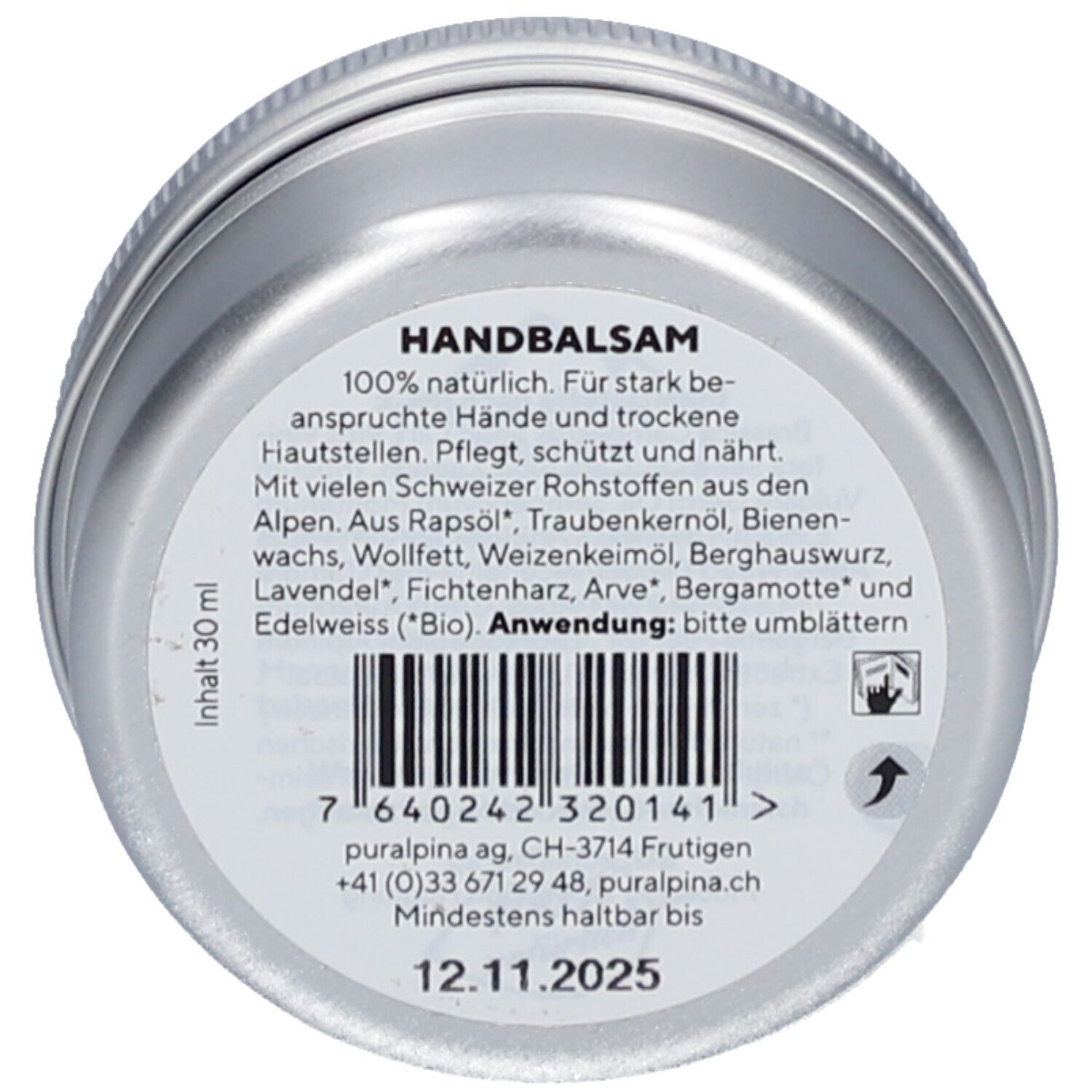 Runde Dose, silberfarben. Aufschrift: Handbalsam, 100% natürlich. Barcode und Mindesthaltbarkeitsdatum: 12.11.2025.
